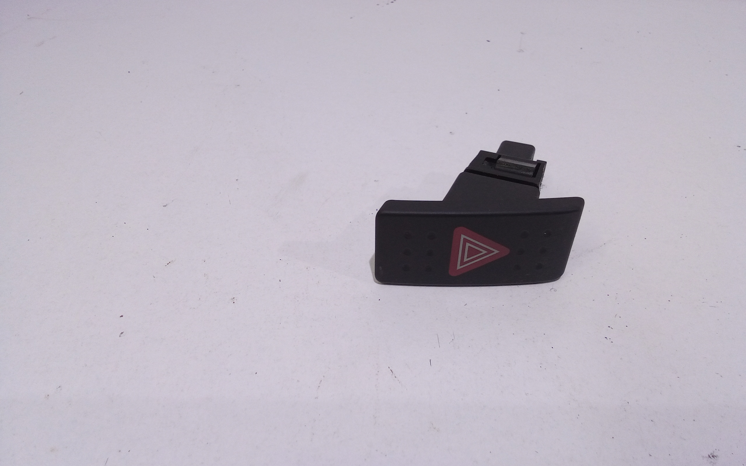 Pulsante luci di emergenza per Suzuki Swift 4 Serie (04>10) (2004 - 2010)