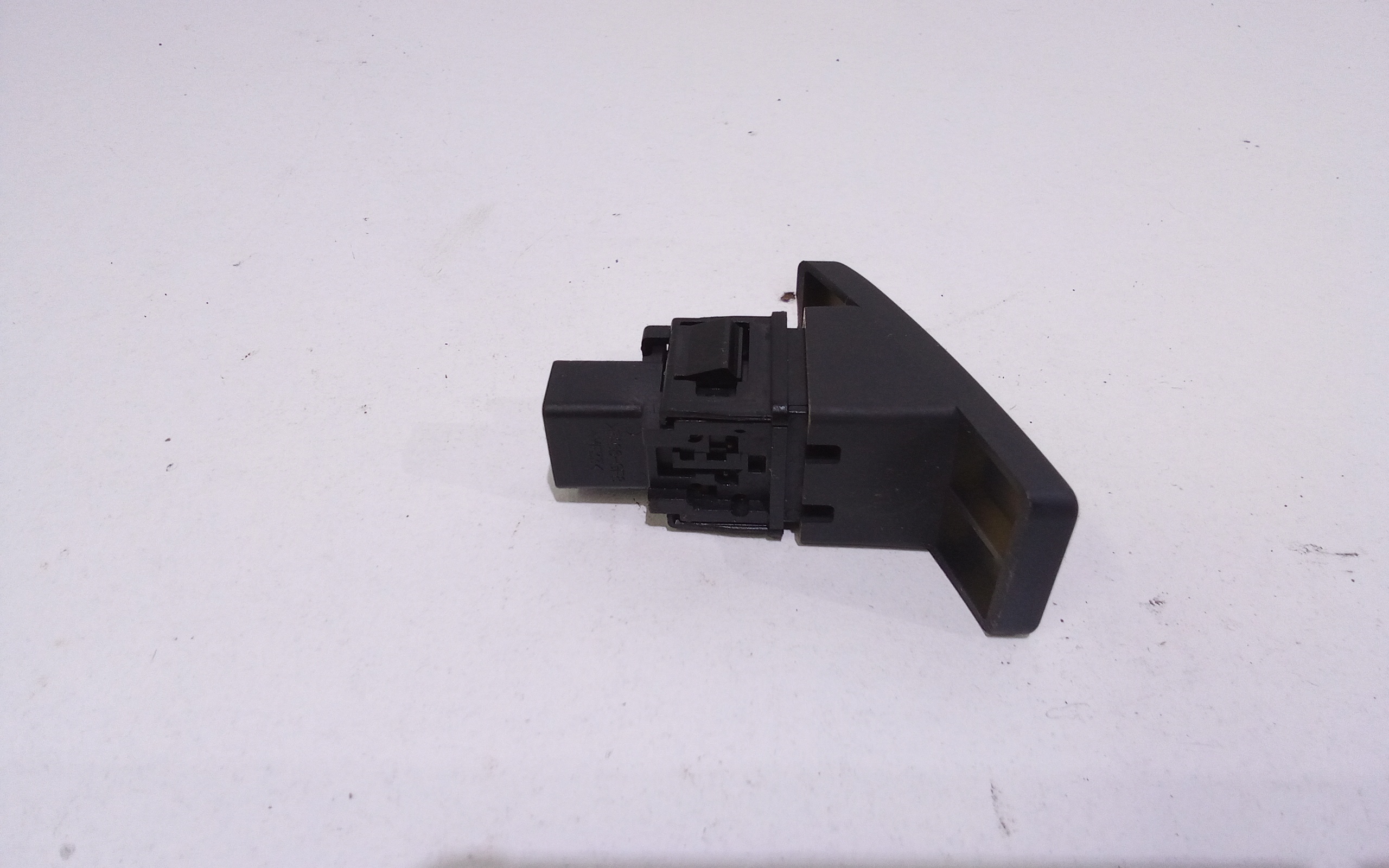 Pulsante luci di emergenza per Suzuki Swift 4 Serie (04>10) (2004 - 2010)