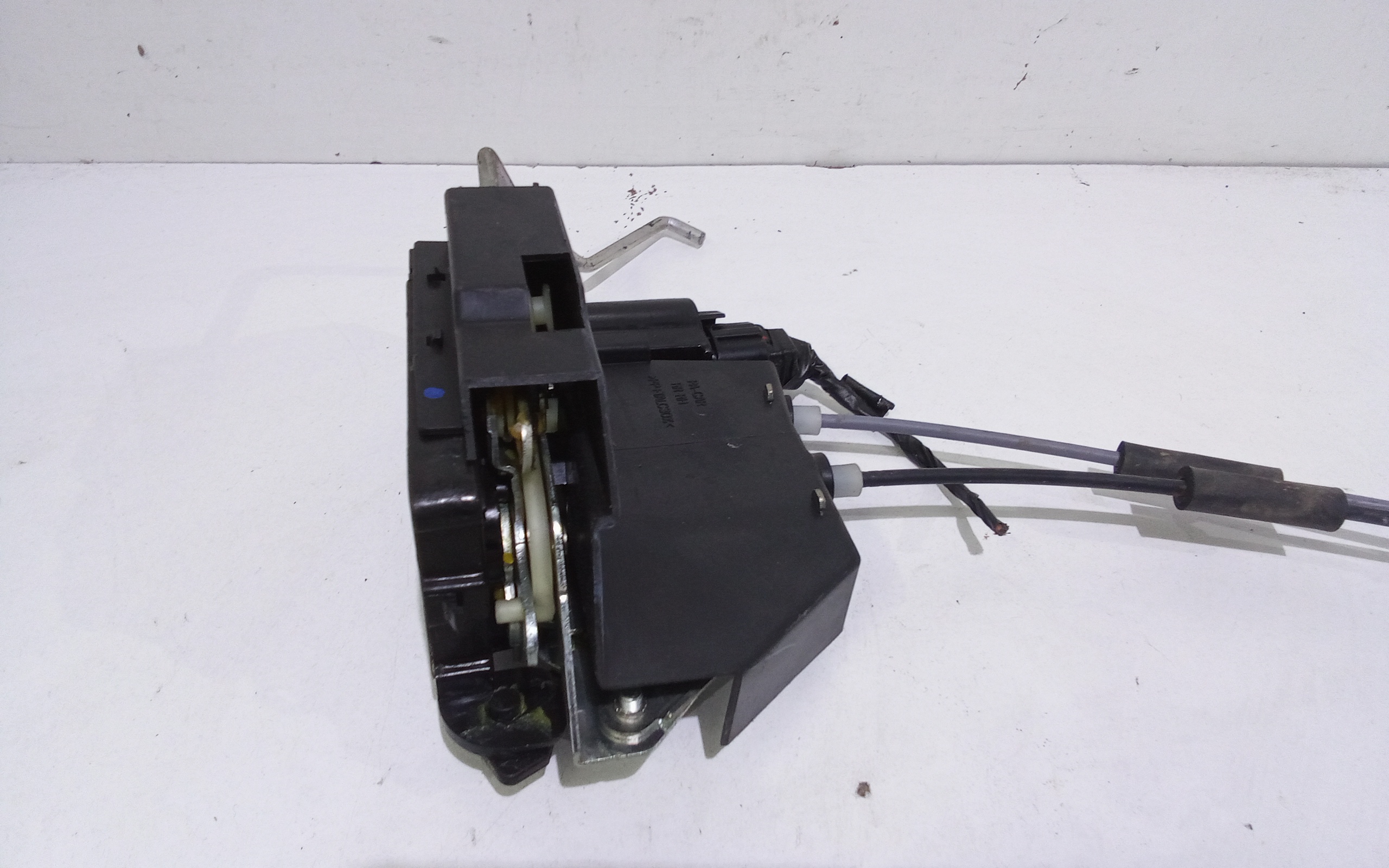 Serratura Anteriore Destra per Hyundai I10 1 Serie (2007 - 2011)