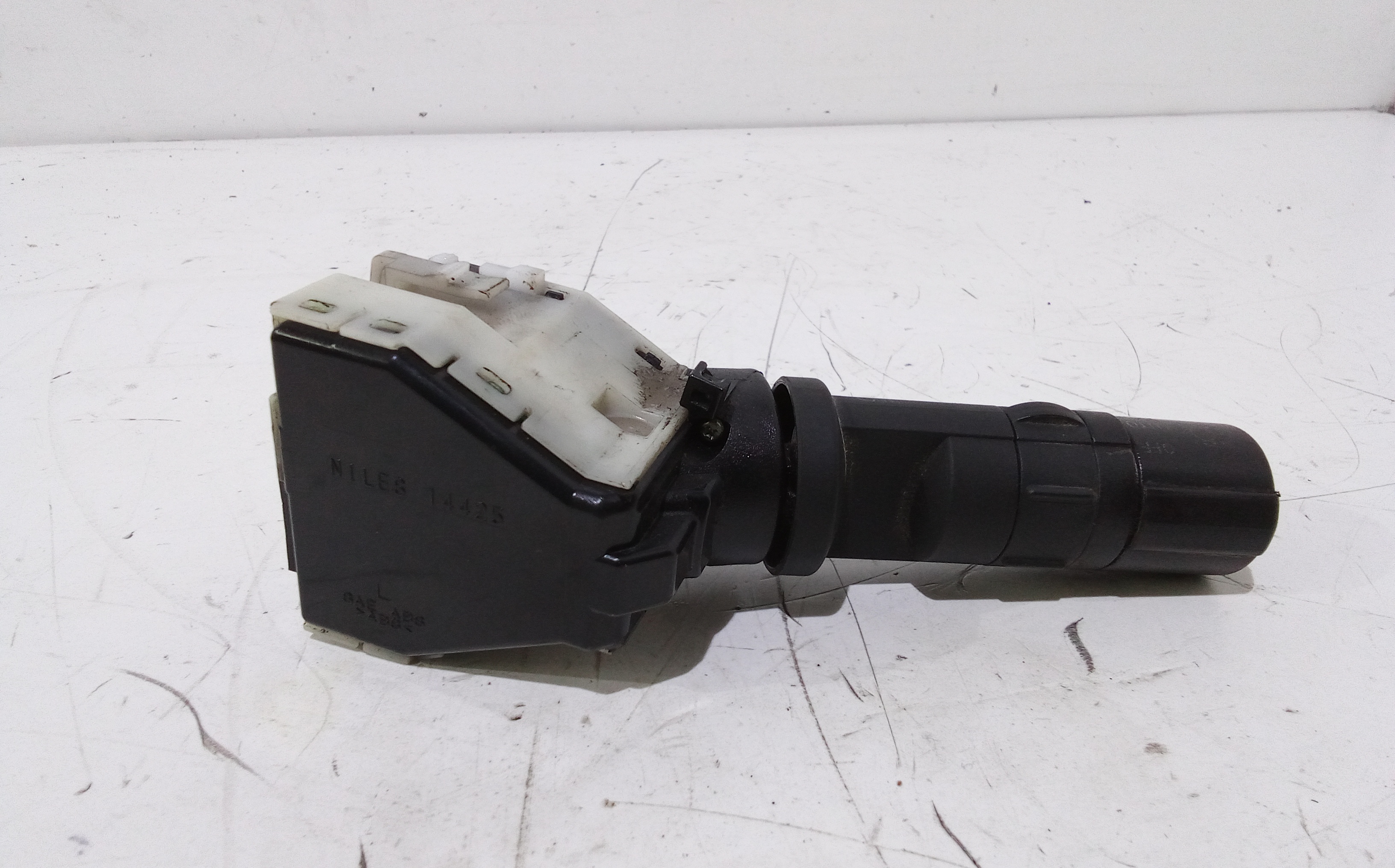 Devioluci sinistro per Nissan Qashqai 1 Serie (2006 - 2009)