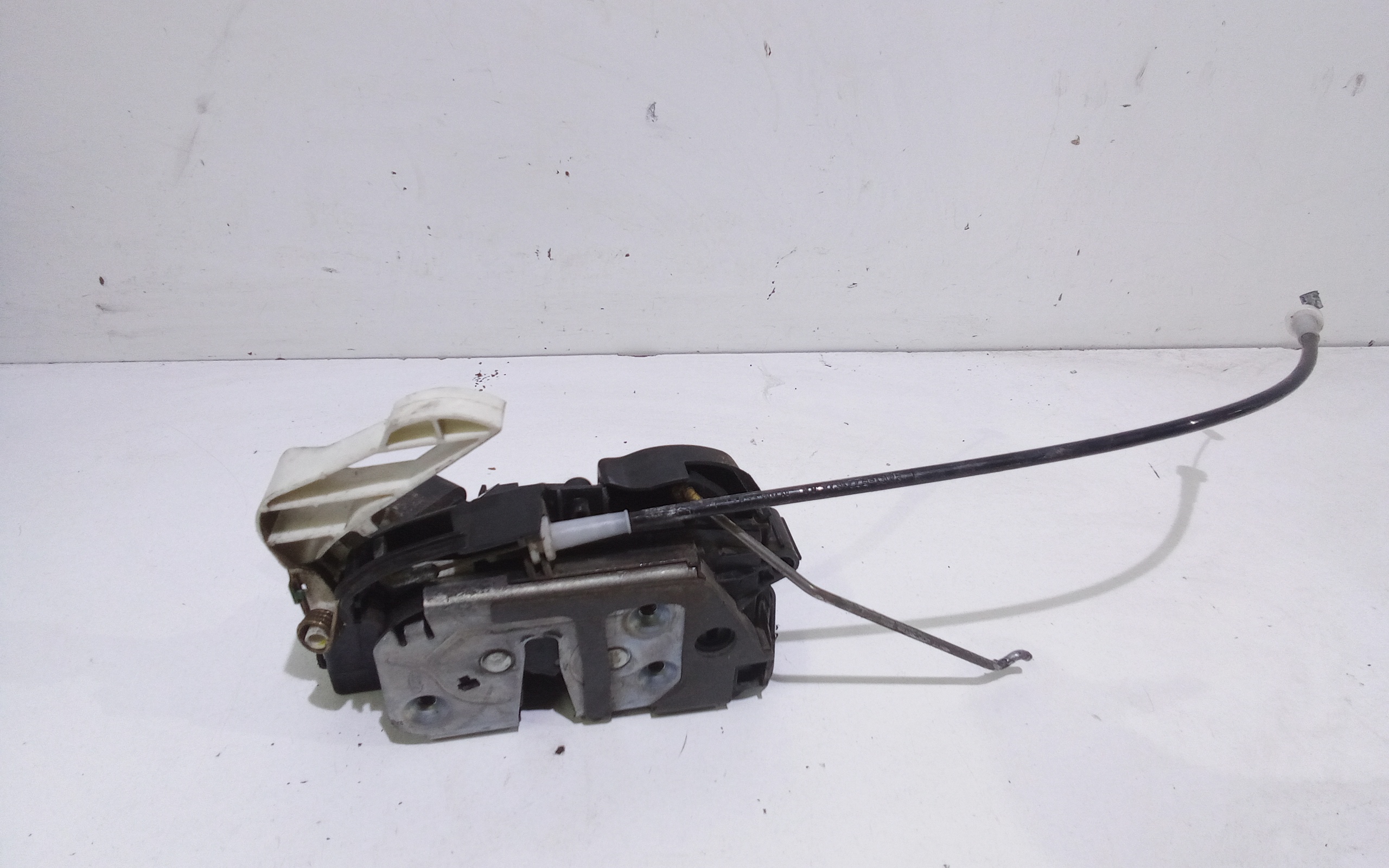 Serratura Anteriore Sinistra per Ford Fiesta 6 Serie (2008 - 2017)