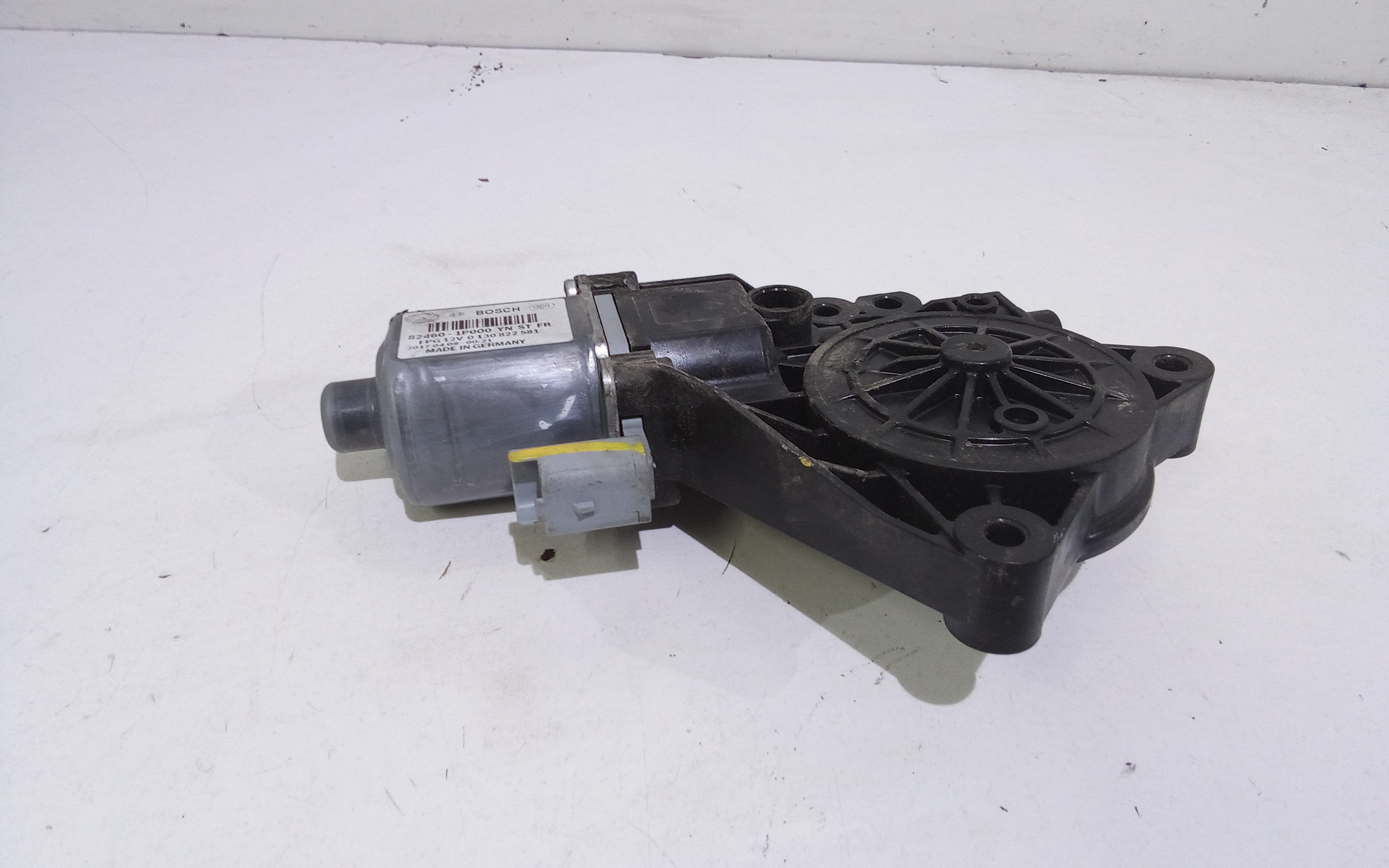 Motorino Alzavetro anteriore destra per Kia Venga 1 Serie (2010 - In produzione)