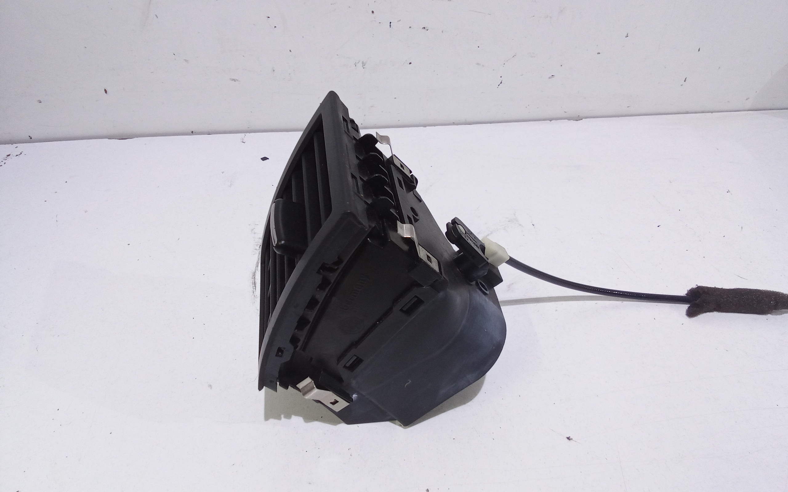 Bocchetta aria cruscotto lato guida per Volkswagen Touareg 1 Serie (2002 - 2006)