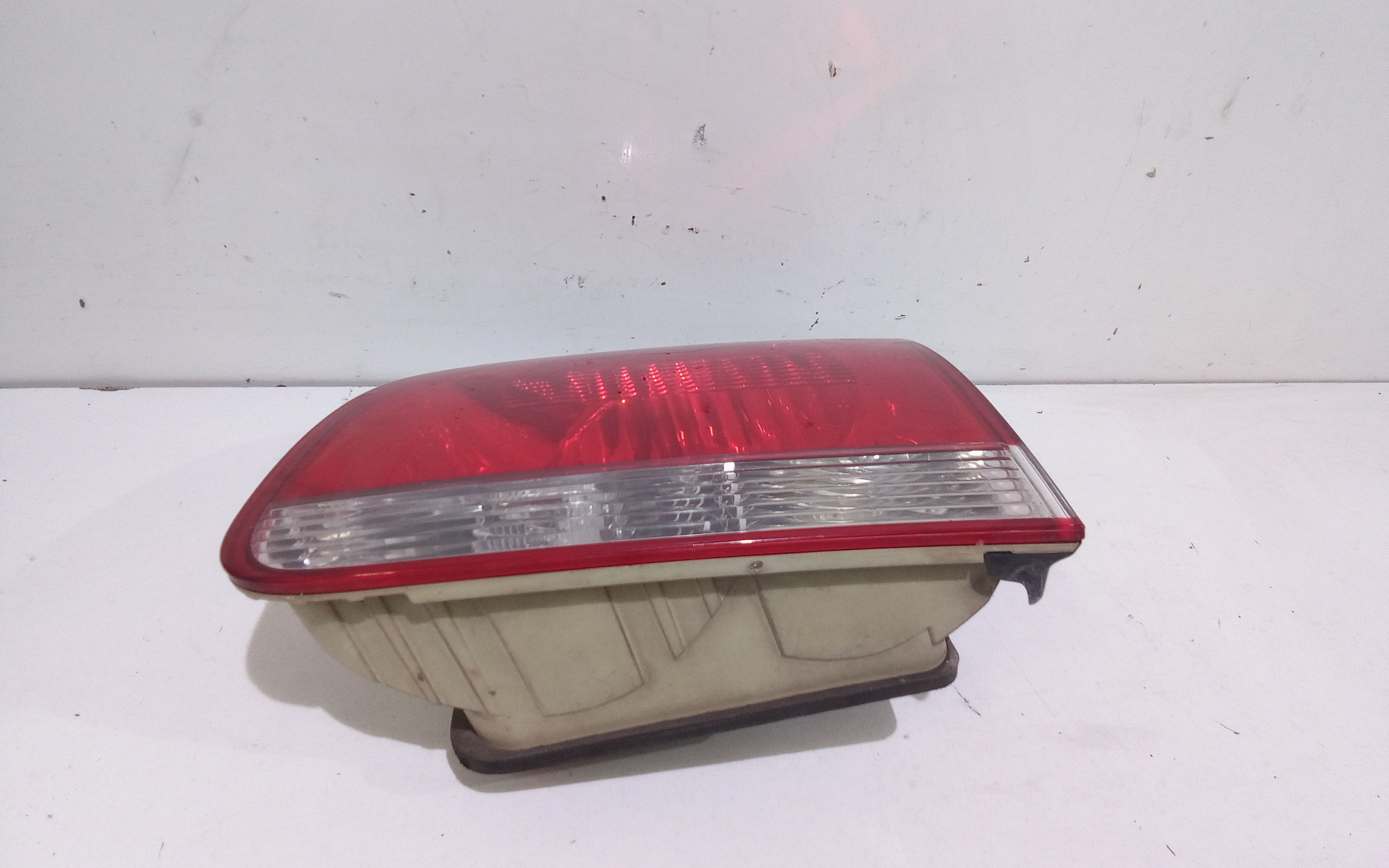 Stop Posteriore Destro Integrato nel Portello per Volkswagen Touareg 1 Serie (2002 - 2006)