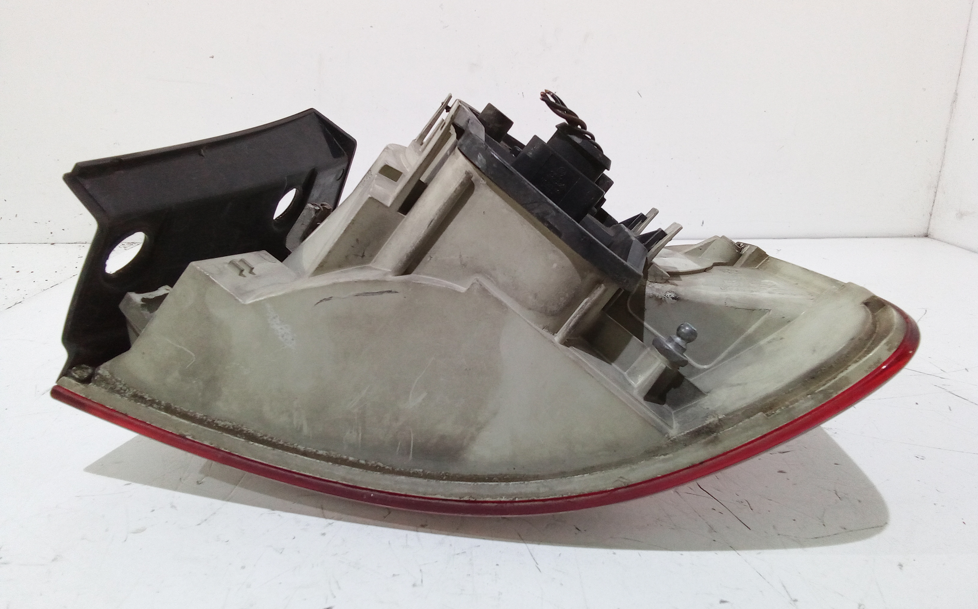 Stop fanale Posteriore sinistro lato Guida per Volkswagen Touareg 1 Serie (2002 - 2006)