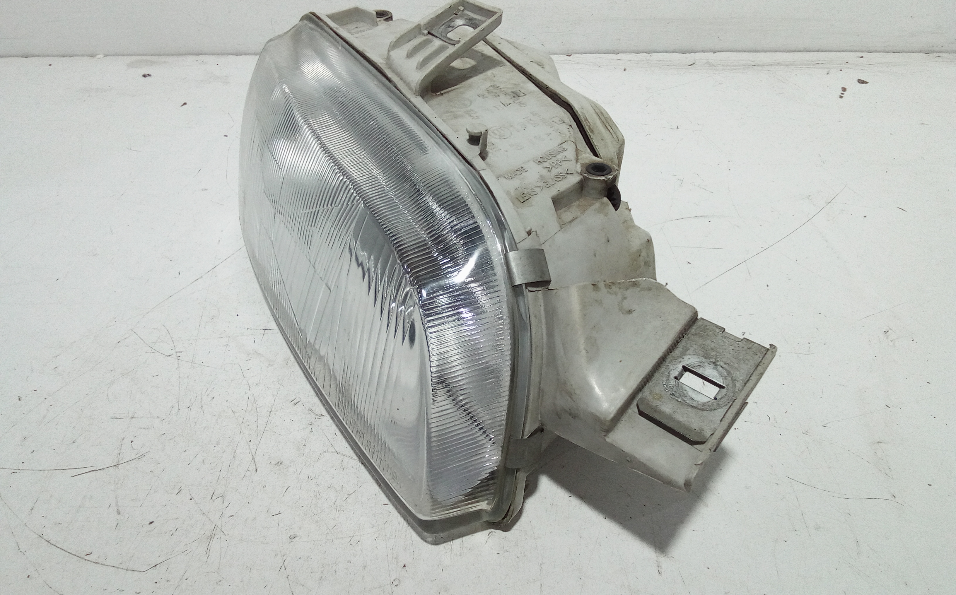 Faro anteriore Destro Passeggero per Fiat Punto Berlina 3p (1993 - 1999)