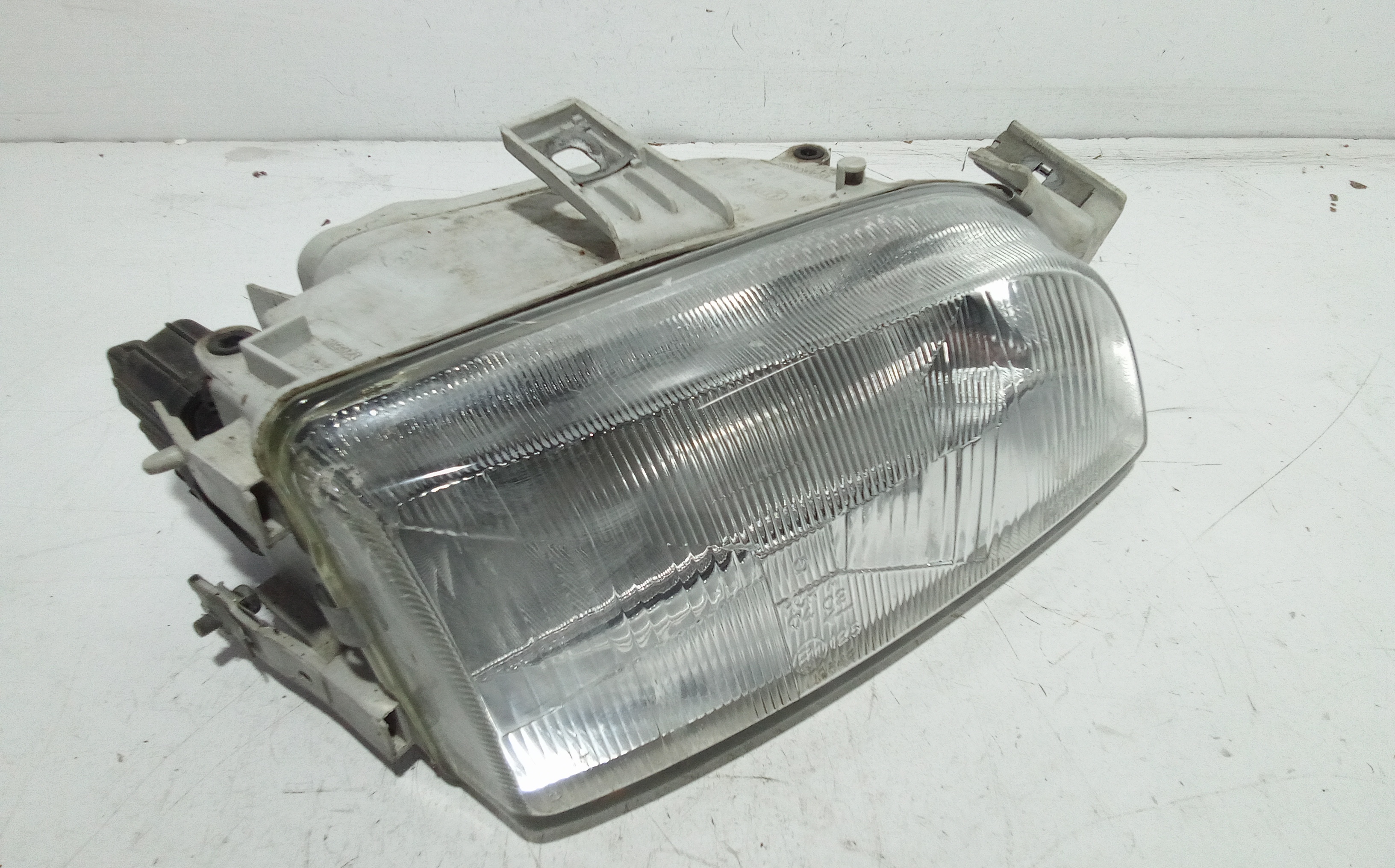 Faro anteriore Destro Passeggero per Fiat Punto Berlina 3p (1993 - 1999)