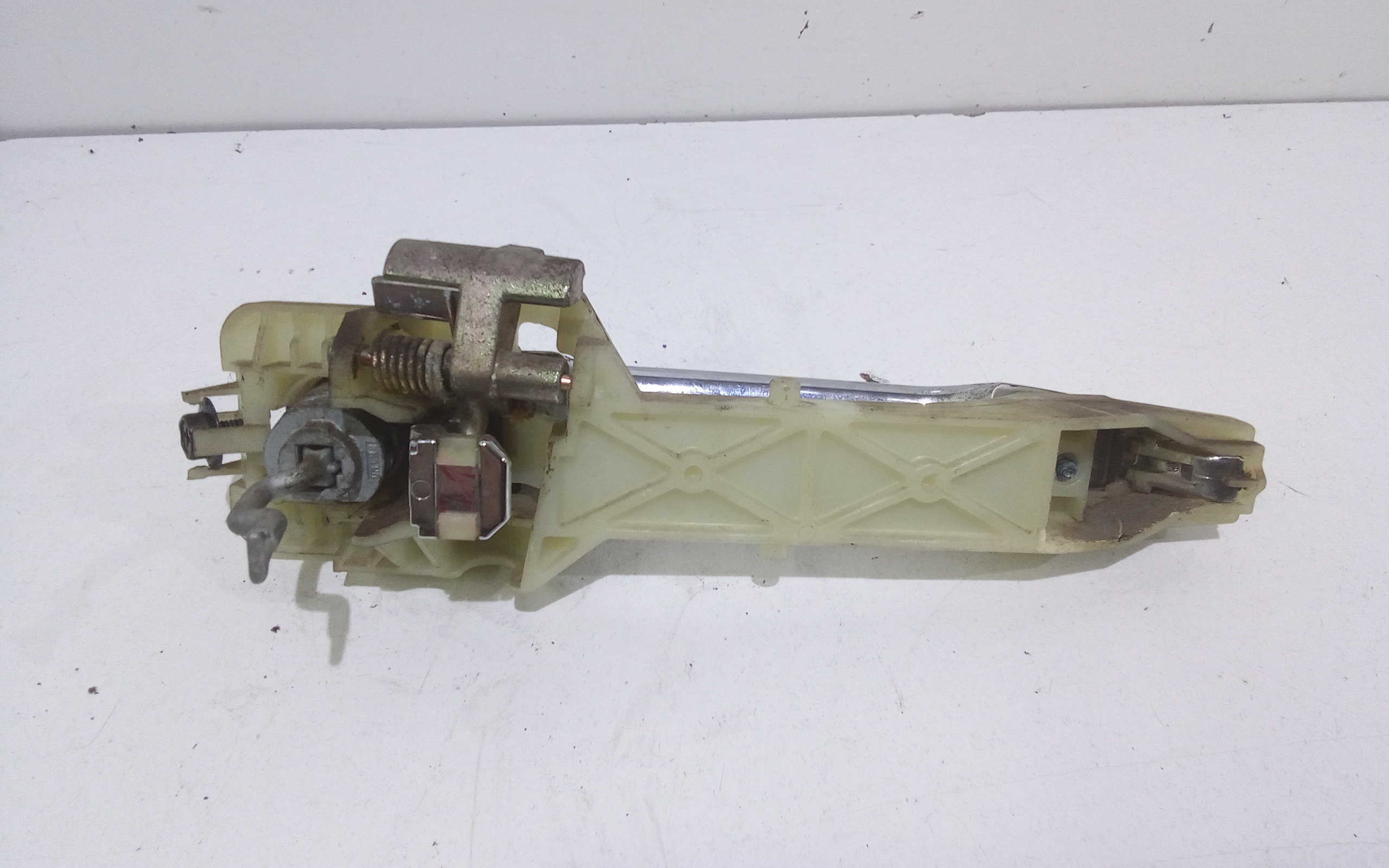 Maniglia esterna Anteriore Sinistra per Kia Carens 2 Serie (2006 - In produzione)