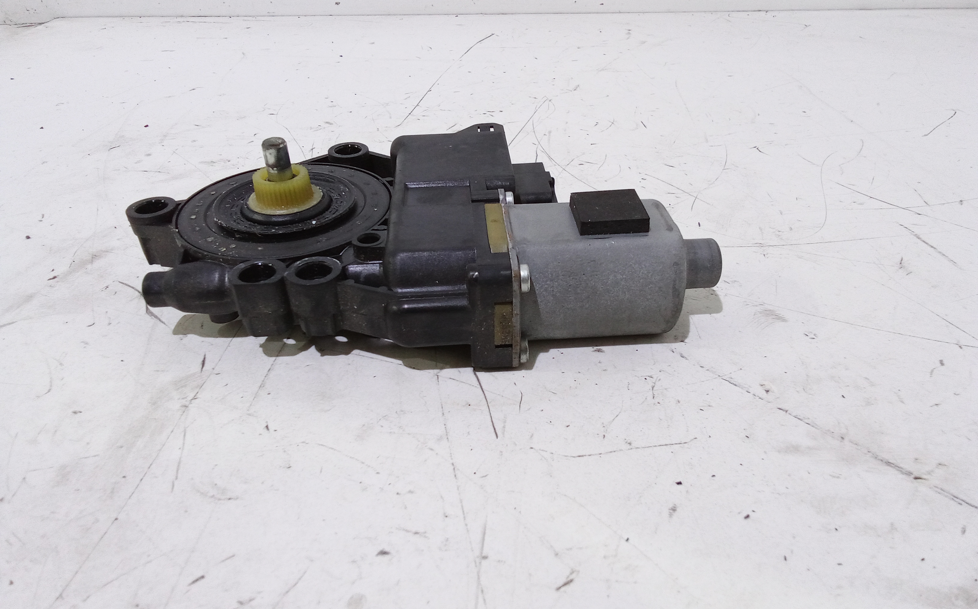 Motorino Alzavetro anteriore Sinistro per Kia Carens 2 Serie (2006 - In produzione)