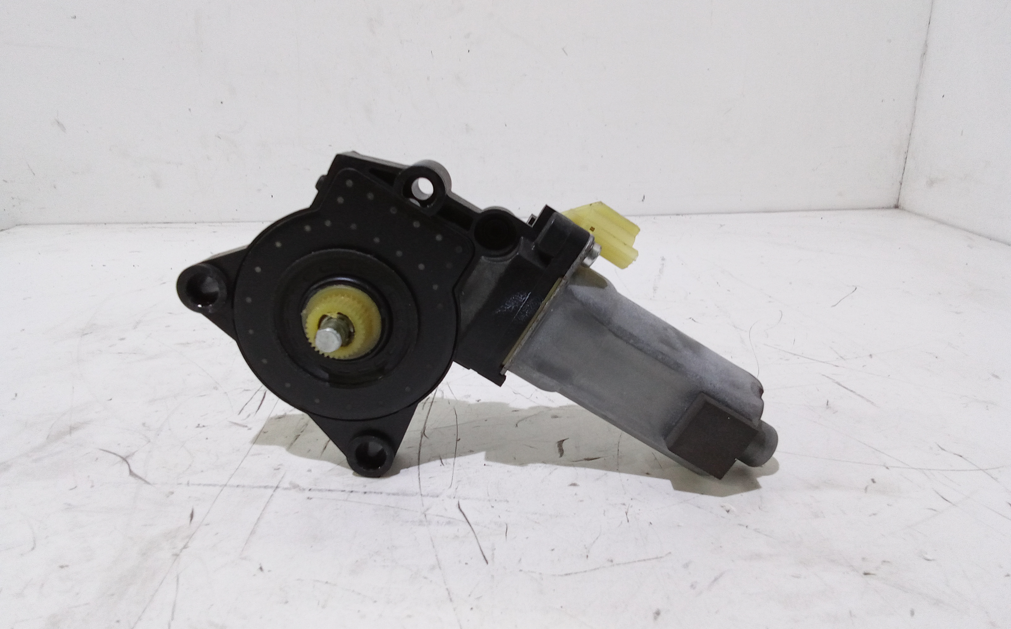 Motorino Alzavetro anteriore destra per Kia Carens 2 Serie (2006 - In produzione)