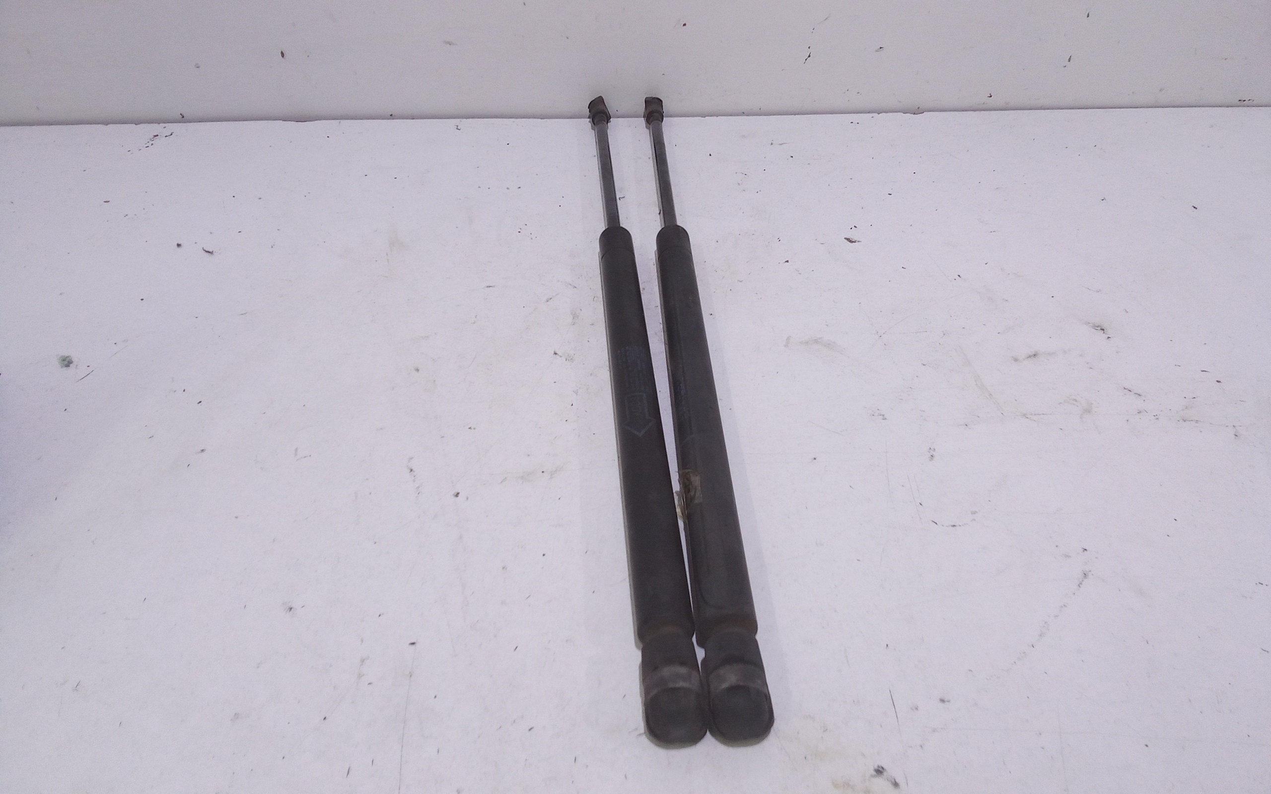 Pistoncini cofano Post. per Toyota Corolla Berlina 4 Serie (2005 - In produzione)