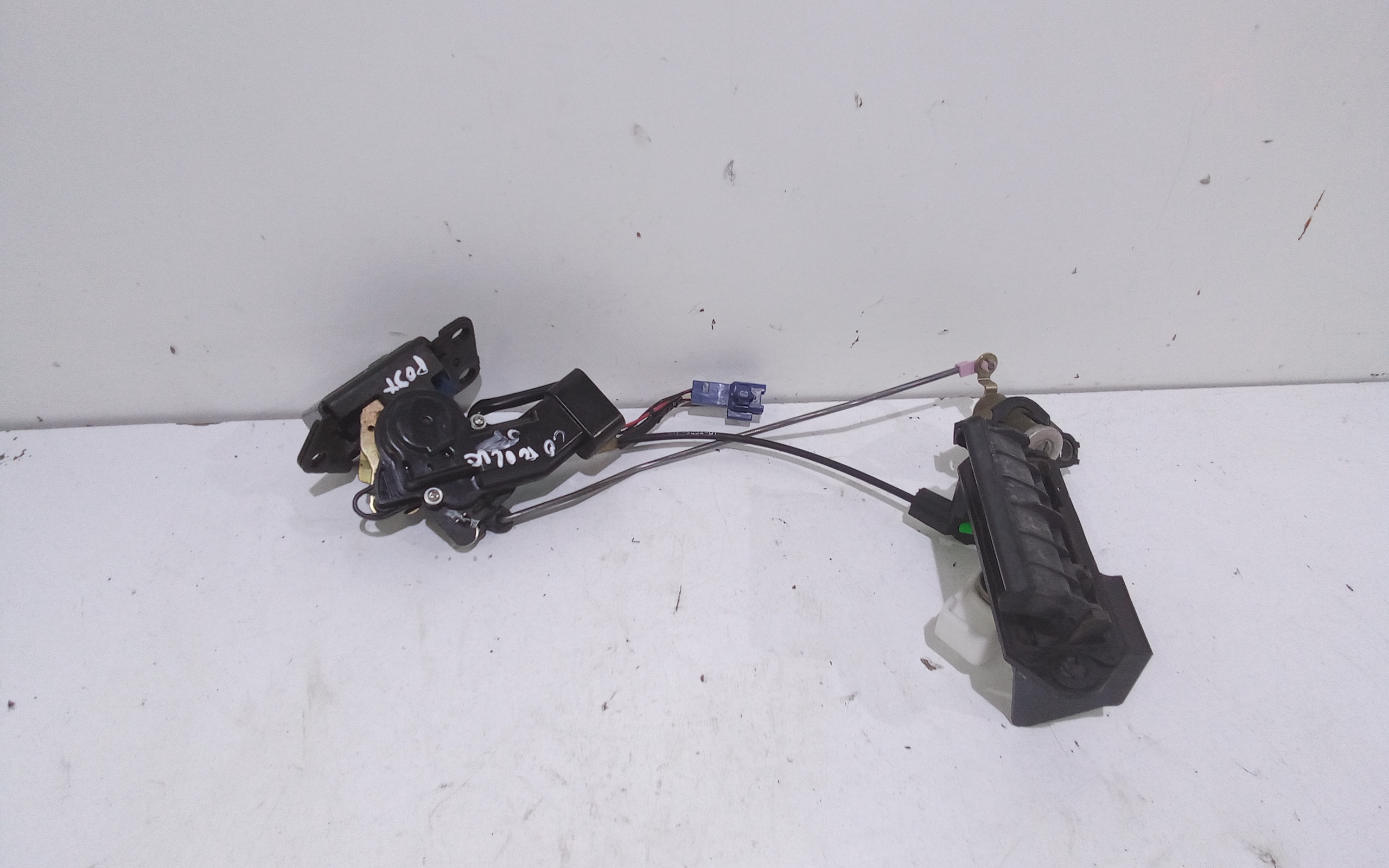 Serratura portellone posteriore per Toyota Corolla Berlina 4 Serie (2005 - In produzione)