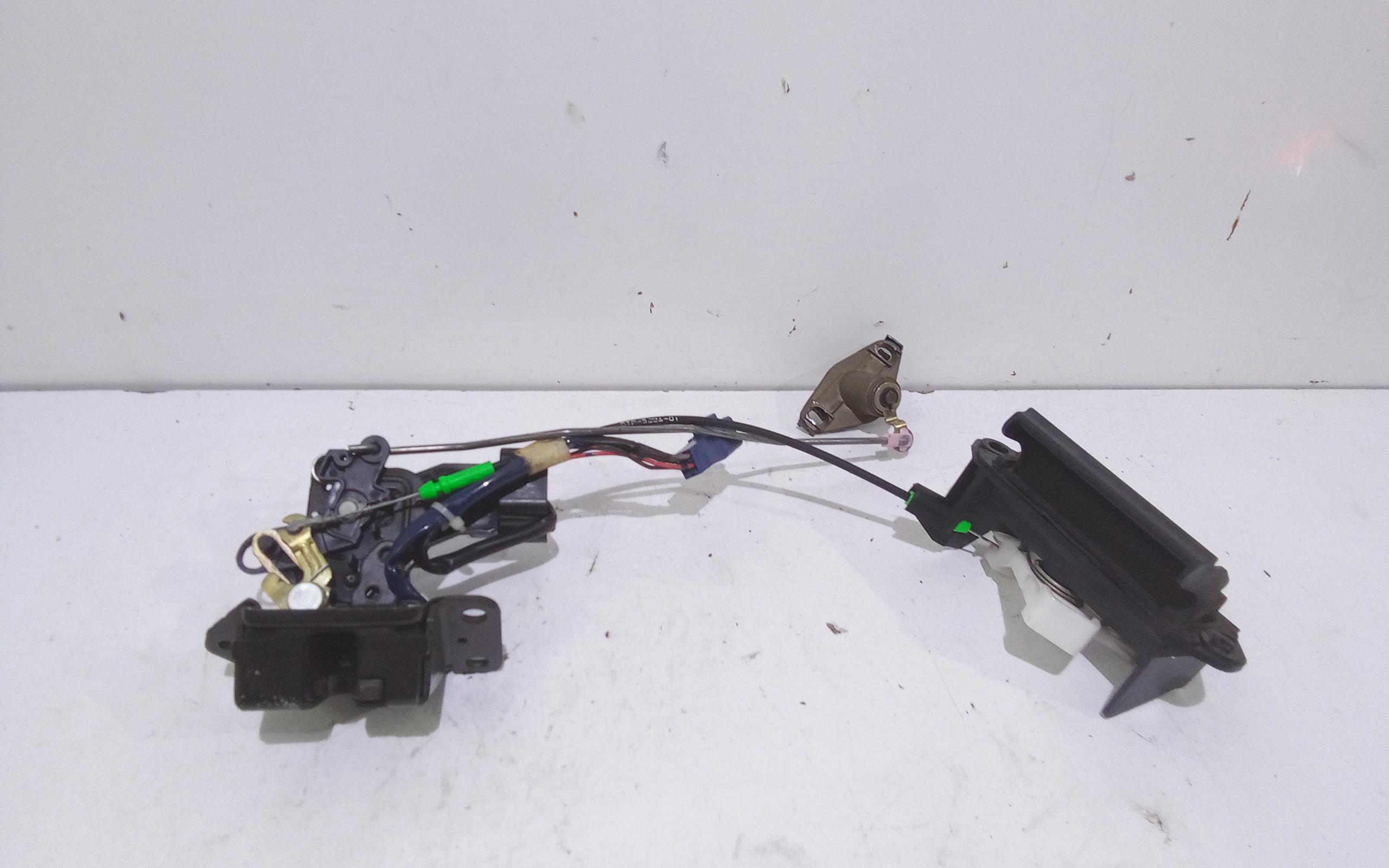 Serratura portellone posteriore per Toyota Corolla Berlina 4 Serie (2005 - In produzione)