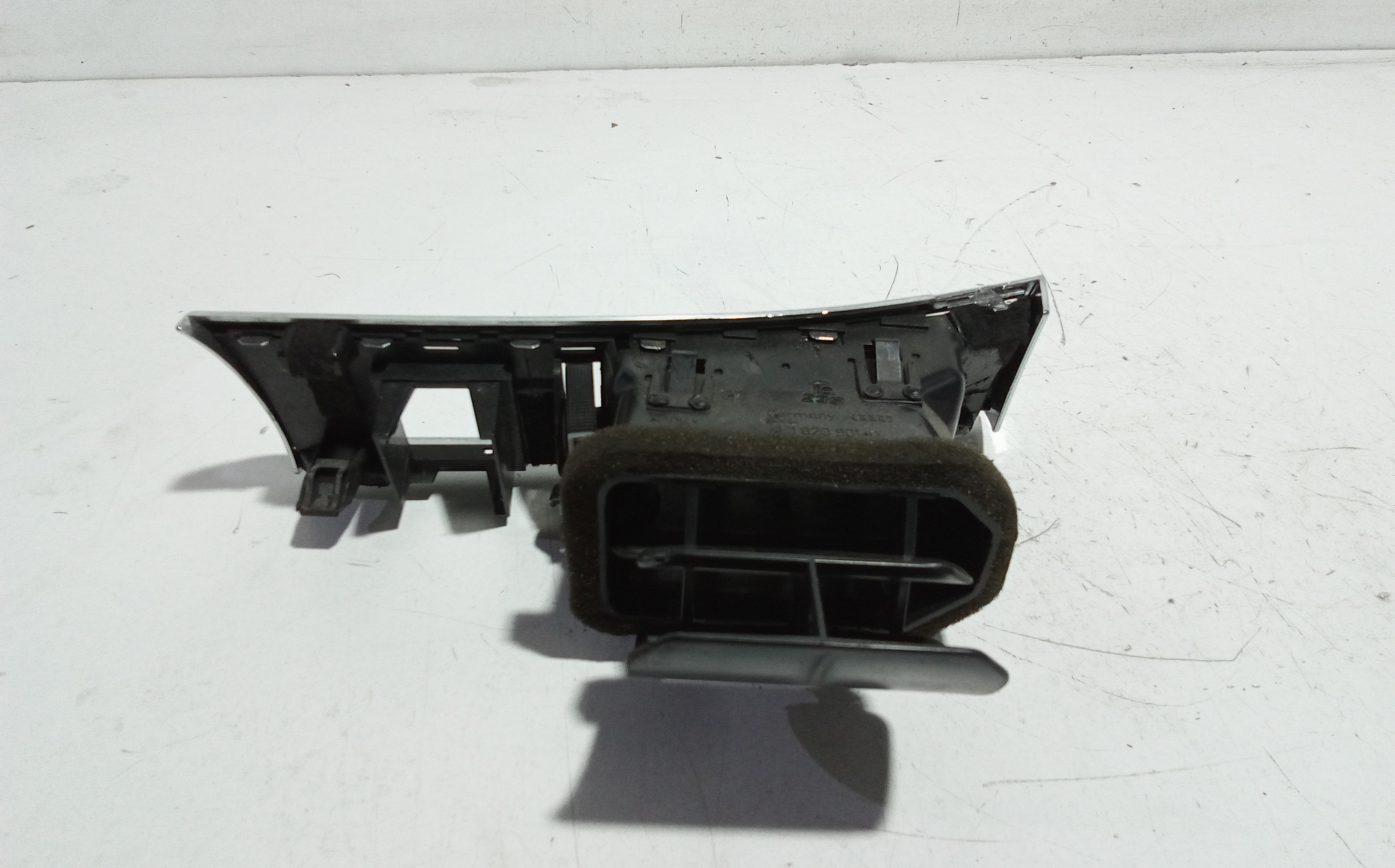 Bocchetta aria cruscotto lato guida per Audi A6 Avant Serie C6 (4f5) (04>12) (2004 - 2012)