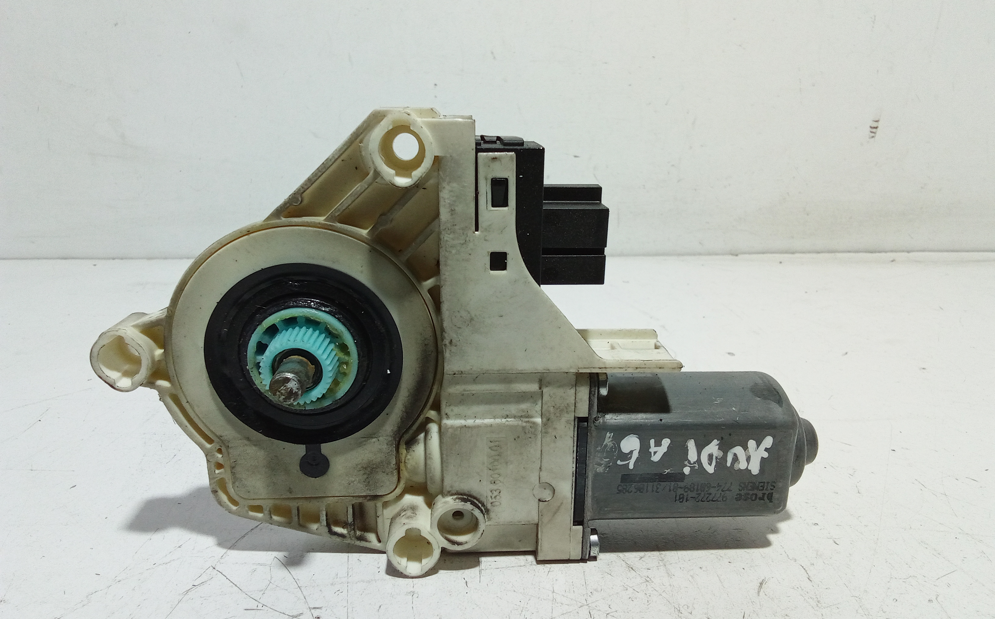 Motorino Alzavetro anteriore destra per Audi A6 Avant Serie C6 (4f5) (04>12) (2004 - 2012)