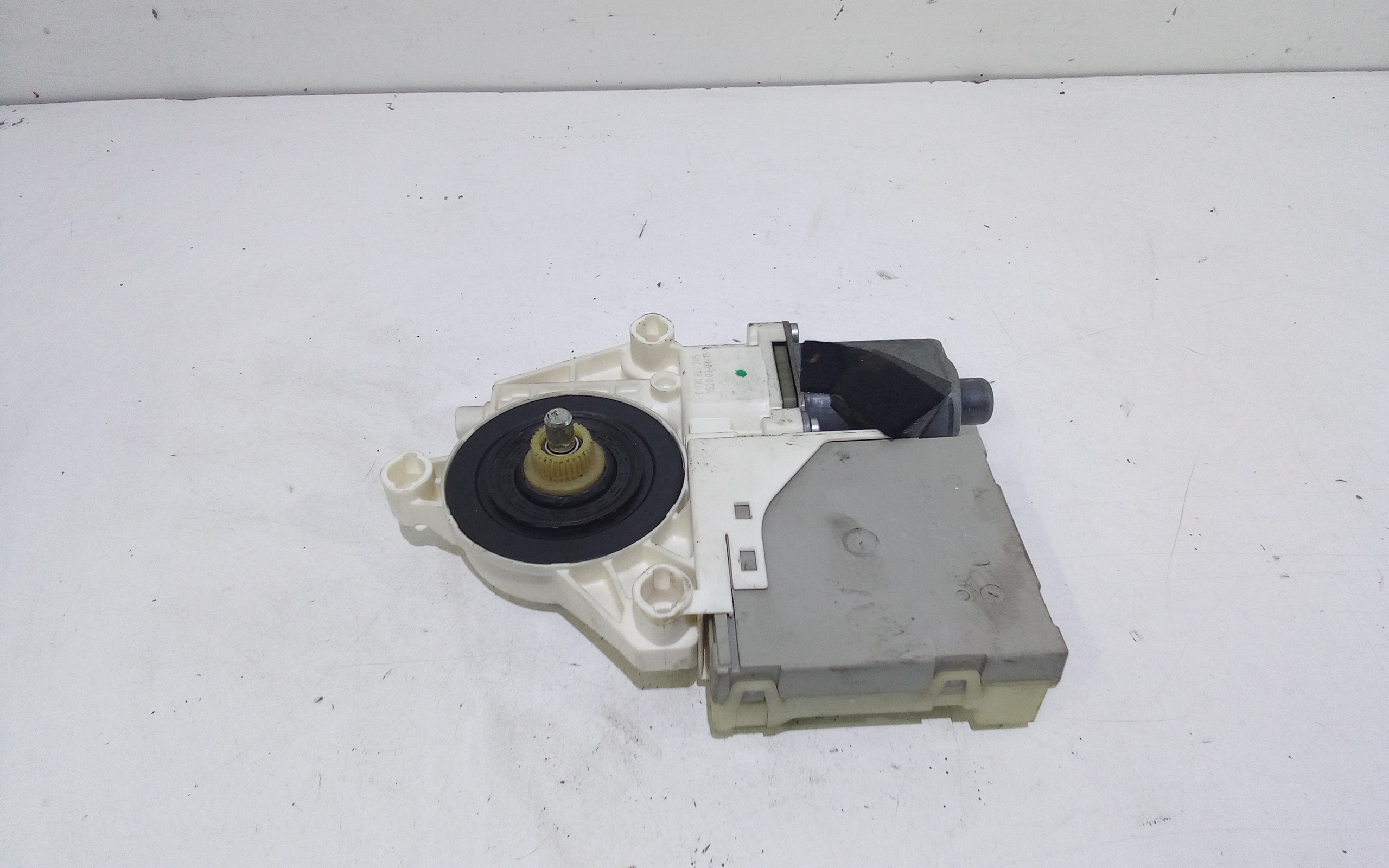 Motorino Alzavetro anteriore destra per Audi A3 Serie (8l1) (00>03) (2000 - 2003)
