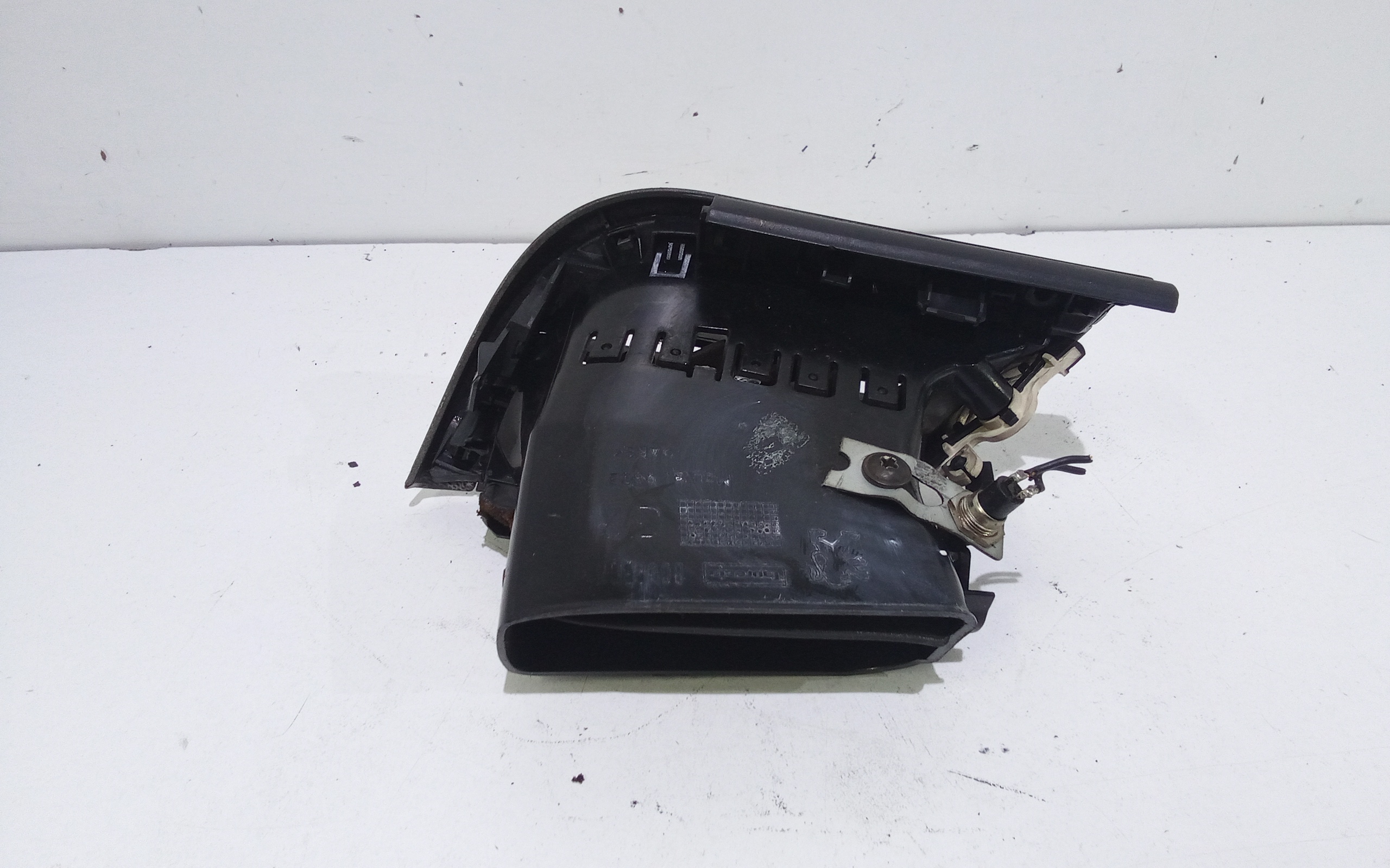 Bocchetta aria cruscotto lato guida per Peugeot 207 S. Wagon (2007 - 2009)