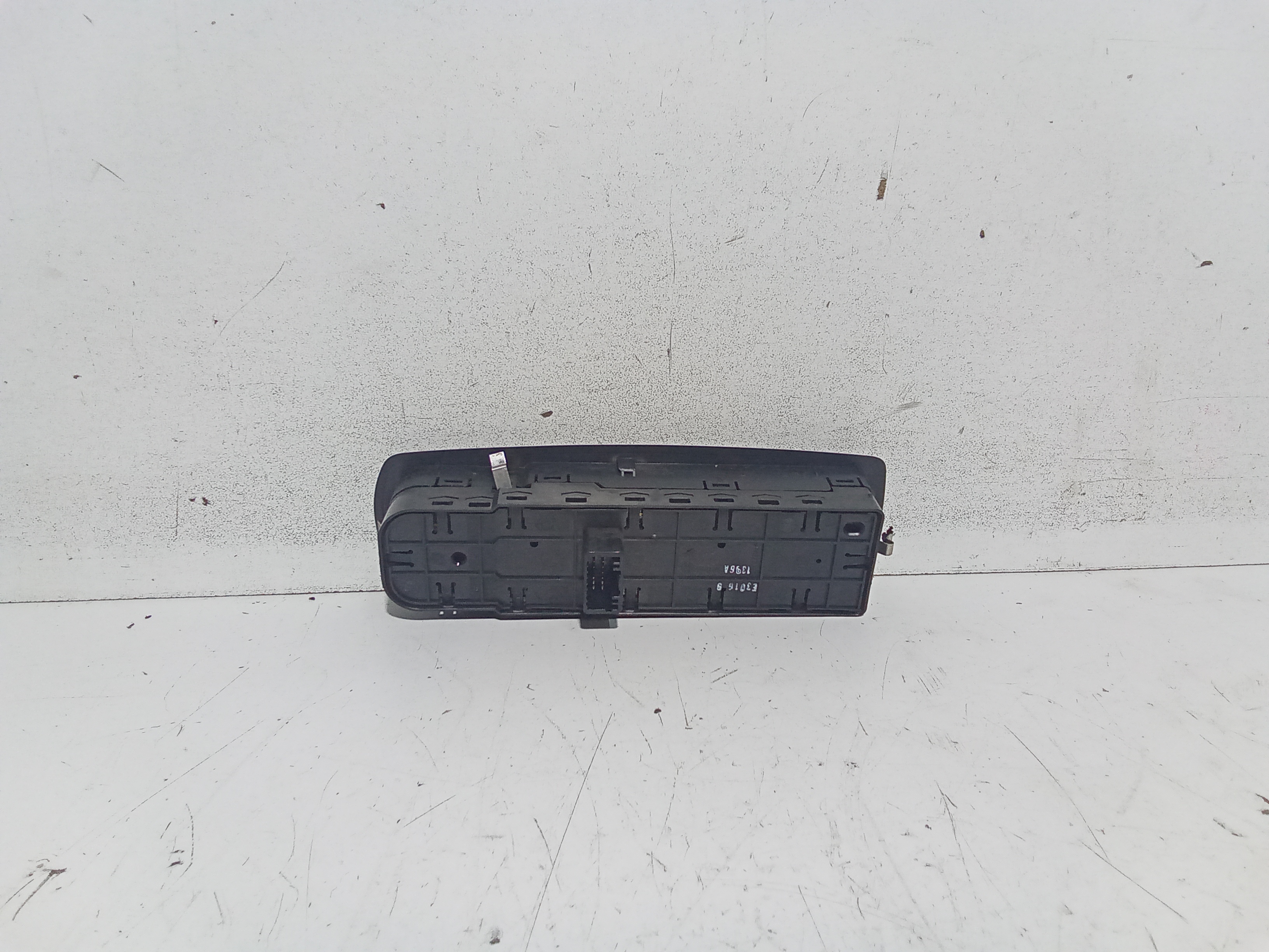 Pulsantiera anteriore sinistra Guida per Renault Megane Serie (08>15) (2008 - 2015)