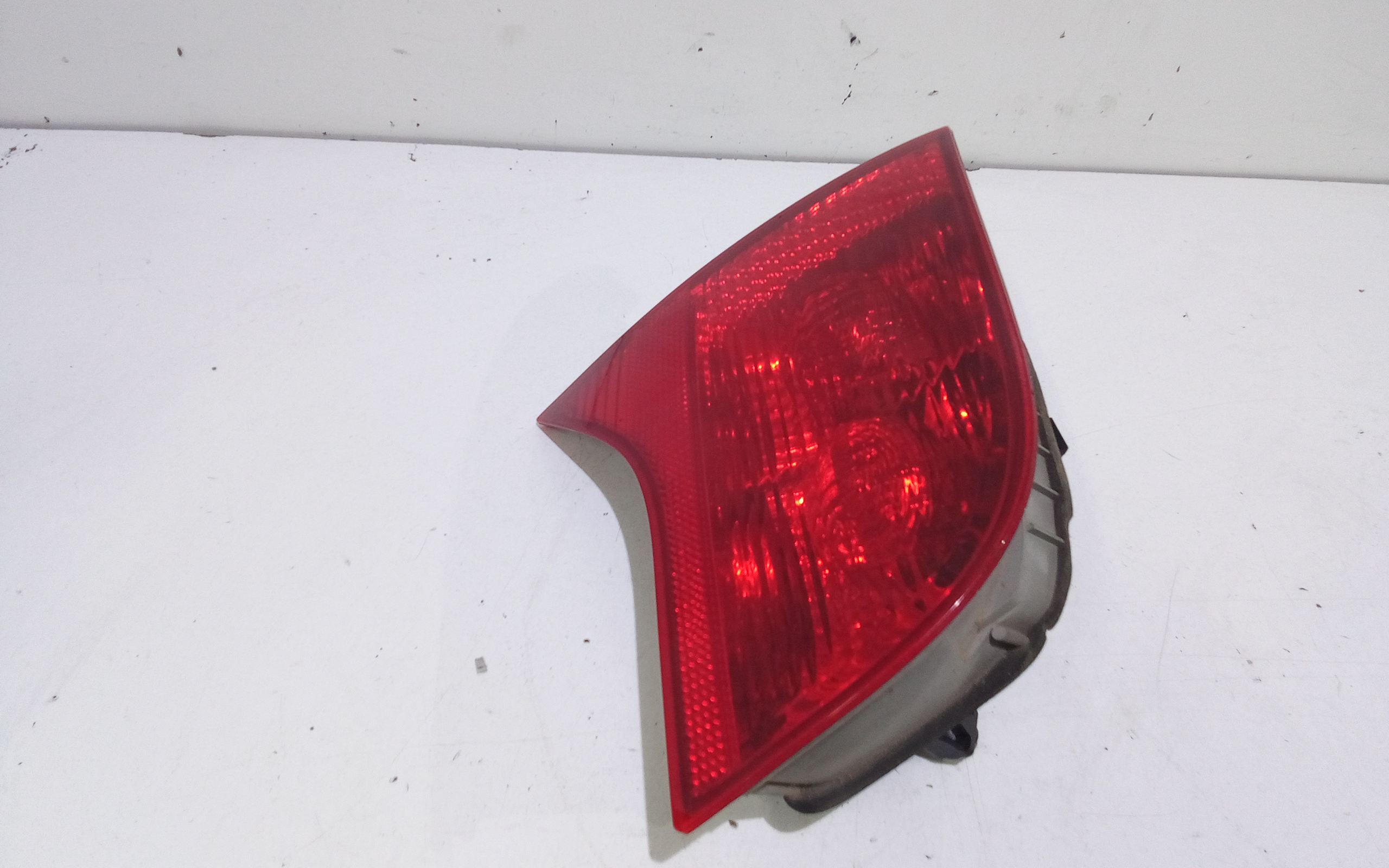 Stop Posteriore Sinistro Integrato nel Portello per Audi A4 Avant (8ed) (04>08) (2004 - 2008)