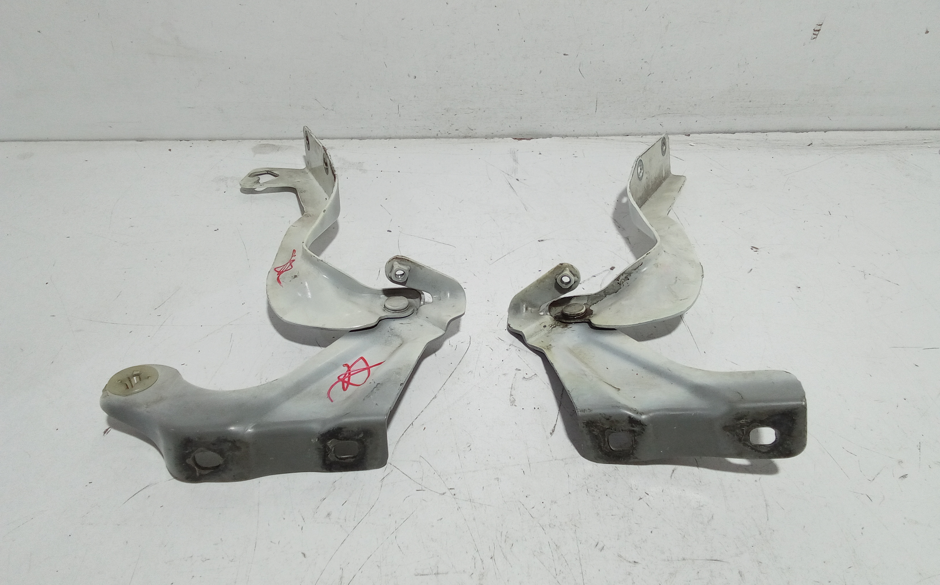 Cerniere cofano anteriore dx e sx per Nissan Micra 7 Serie (2010 - 2016)