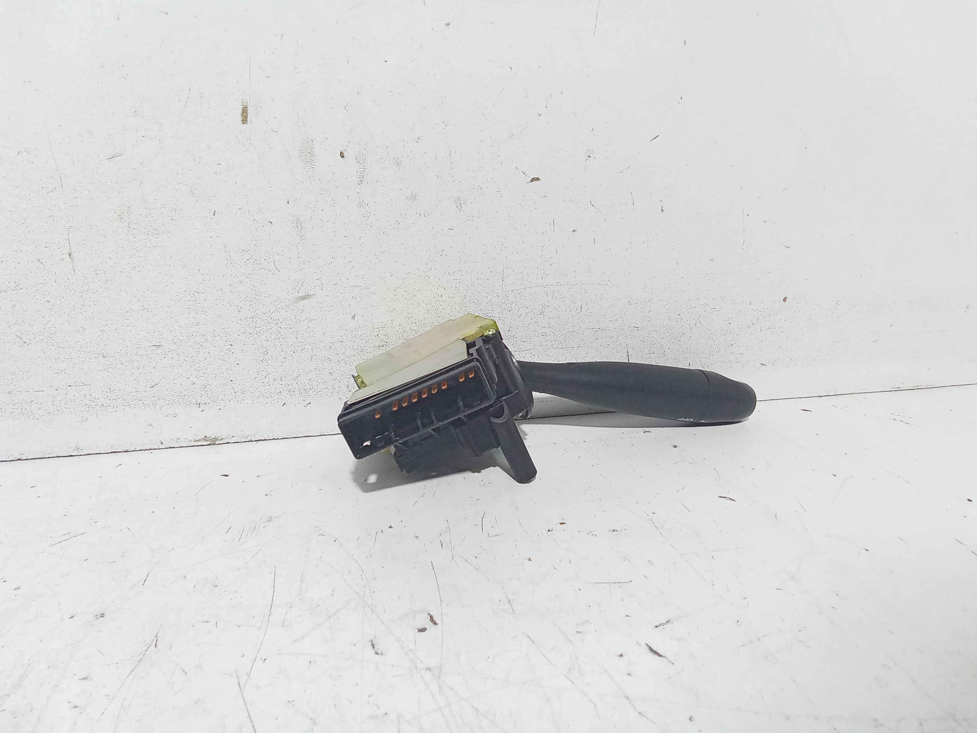 Devioluci sinistro per Kia Rio 3 Serie (2005 - 2011)