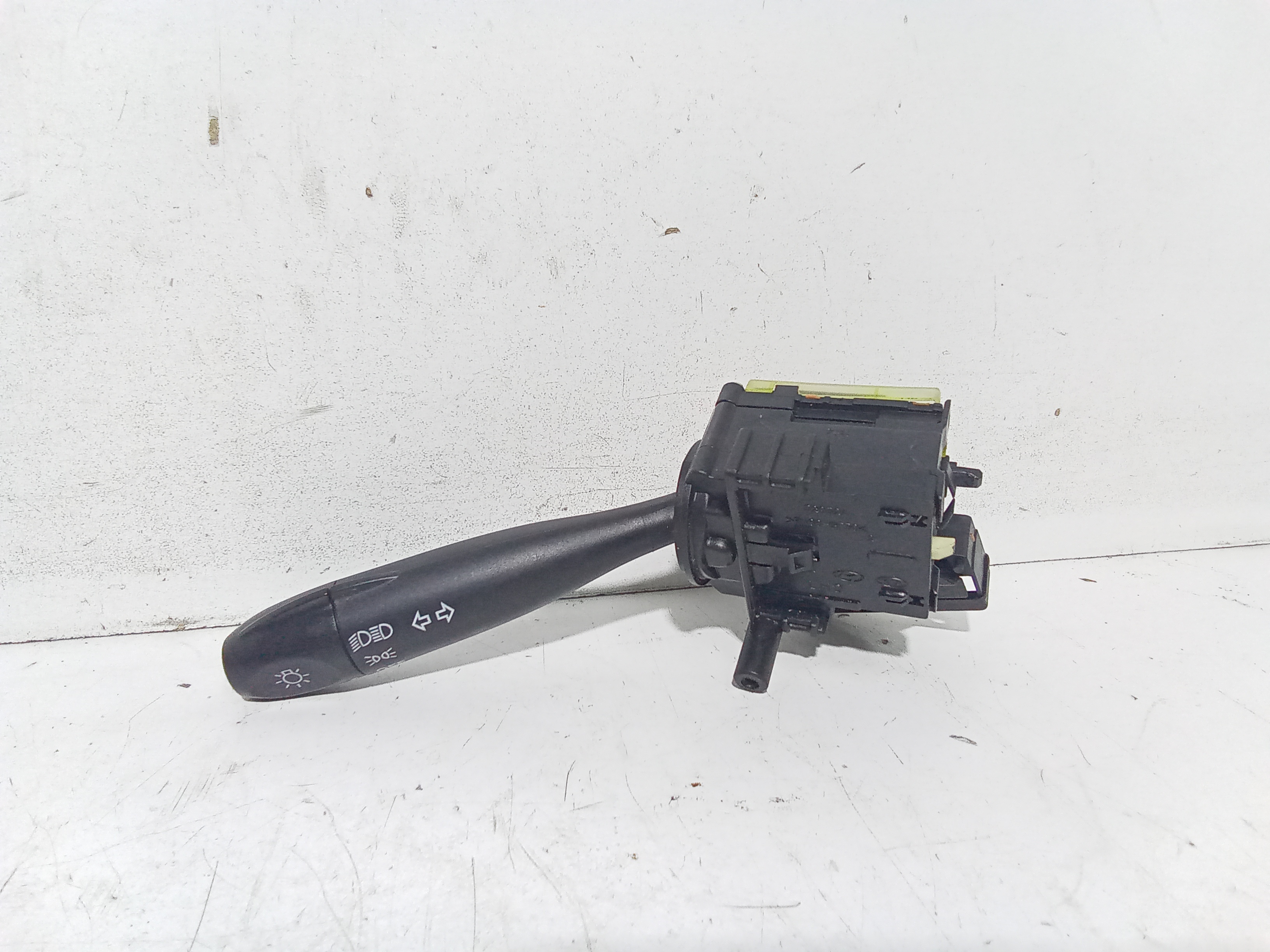 Devioluci sinistro per Kia Rio 3 Serie (2005 - 2011)