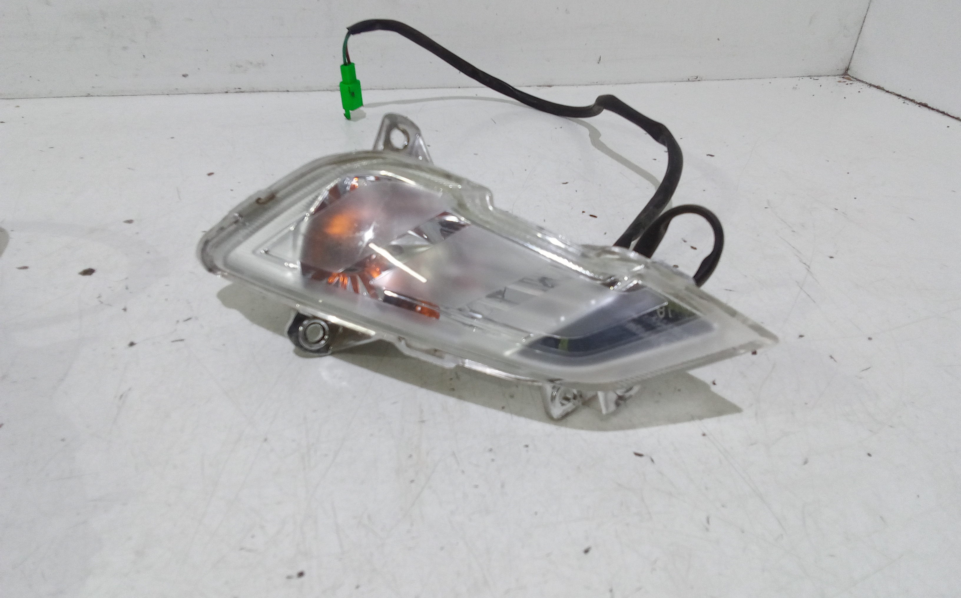 Coppia frecce anteriori per Peugeot Tweet 50cc (13>) (2013 - In produzione)