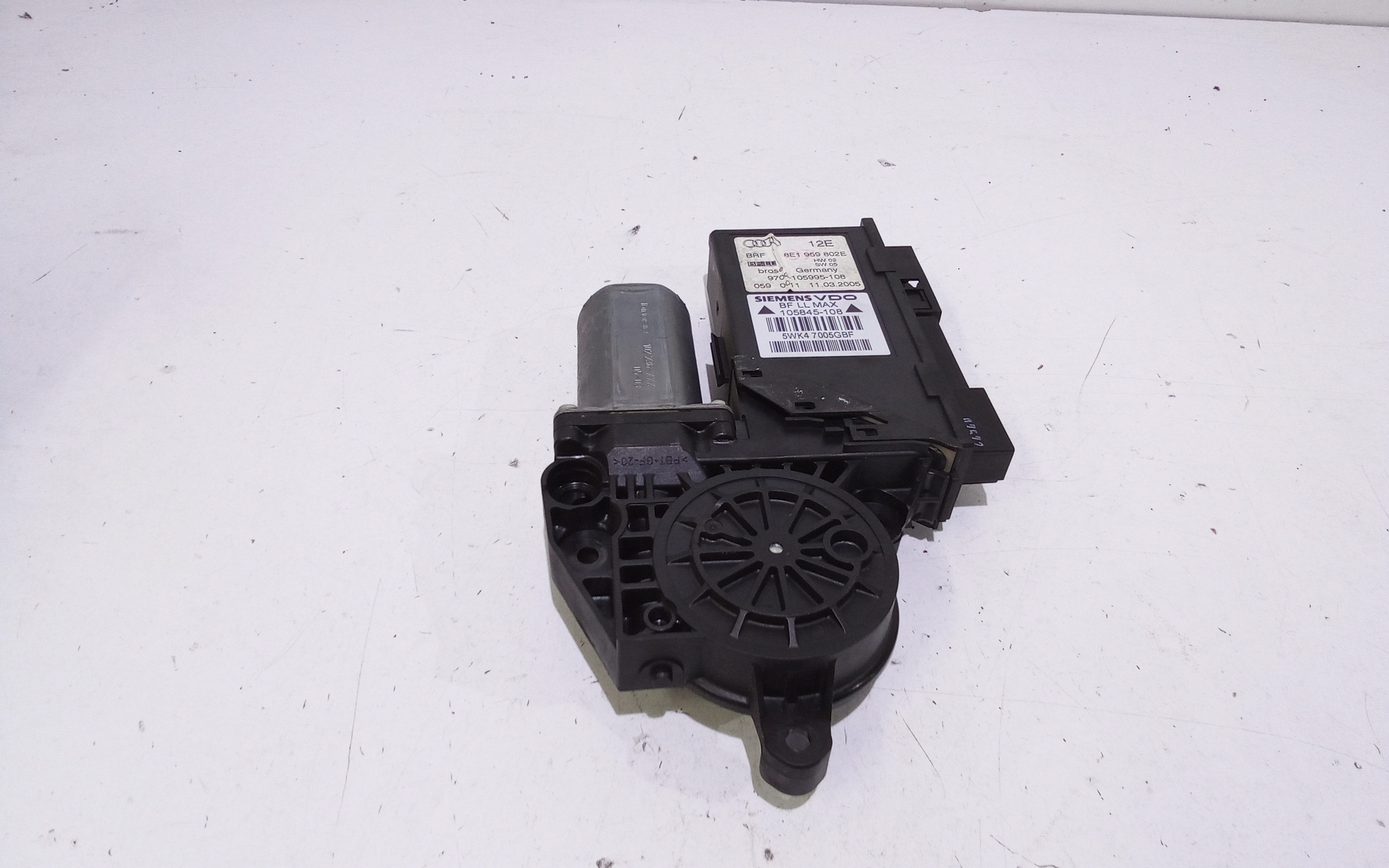 Motorino Alzavetro anteriore destra per Audi A4 Avant (8ed) (04>08) (2004 - 2008)