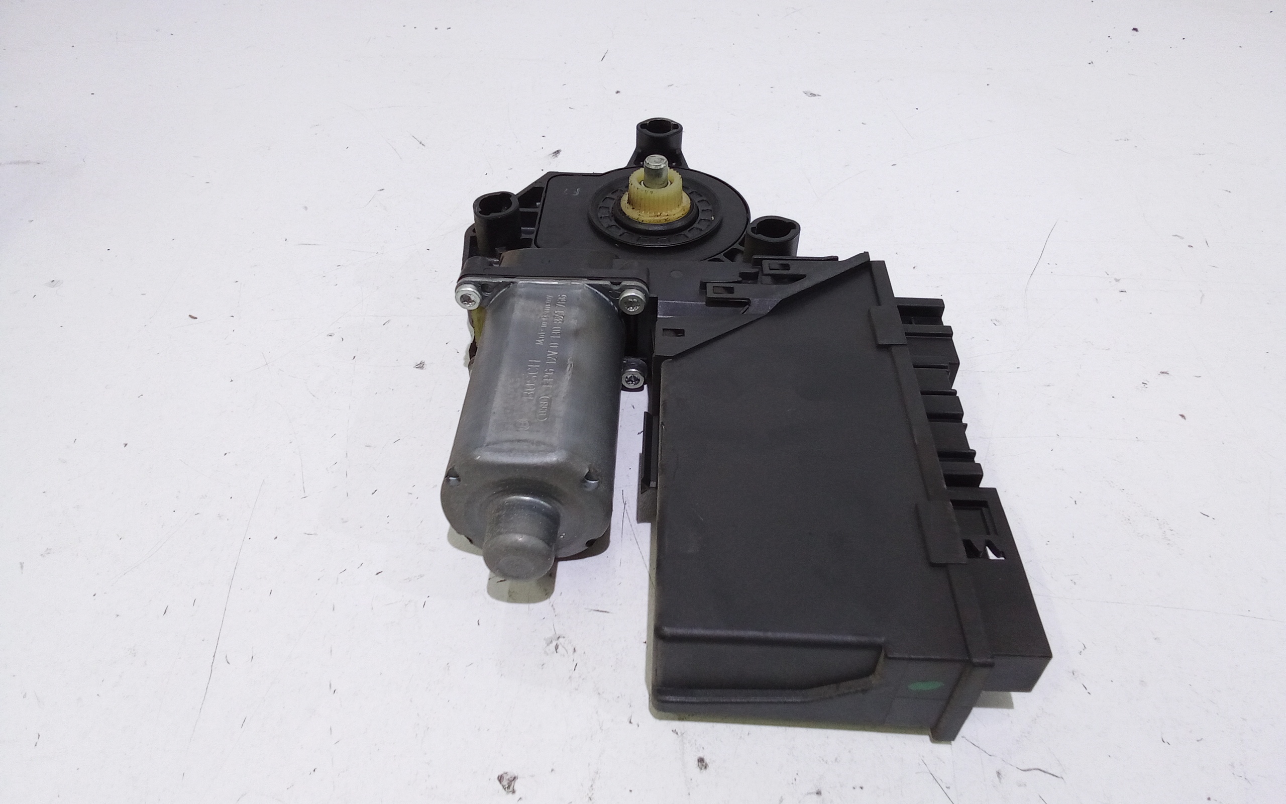 Motorino Alzavetro posteriore destra per Audi A4 Avant (8ed) (04>08) (2004 - 2008)