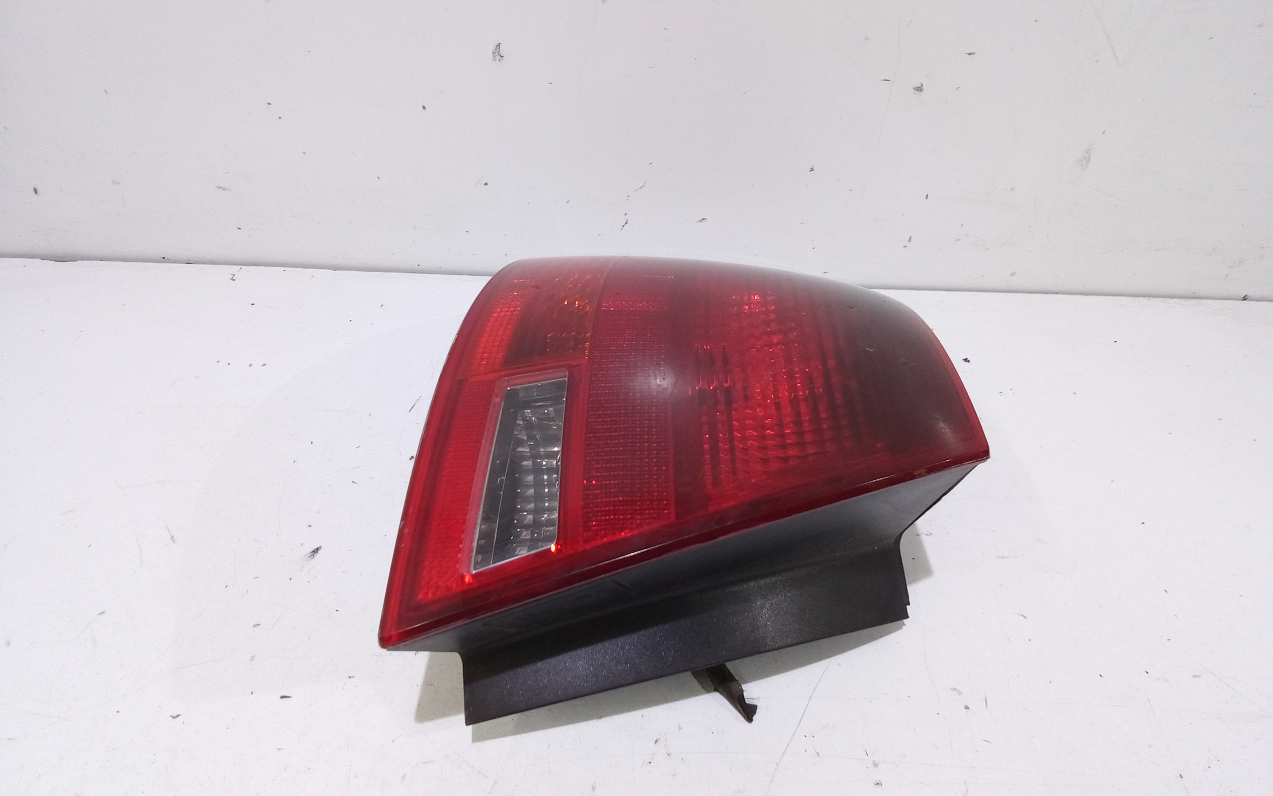 Stop fanale Posteriore sinistro lato Guida per Audi A4 Avant (8ed) (04>08) (2004 - 2008)