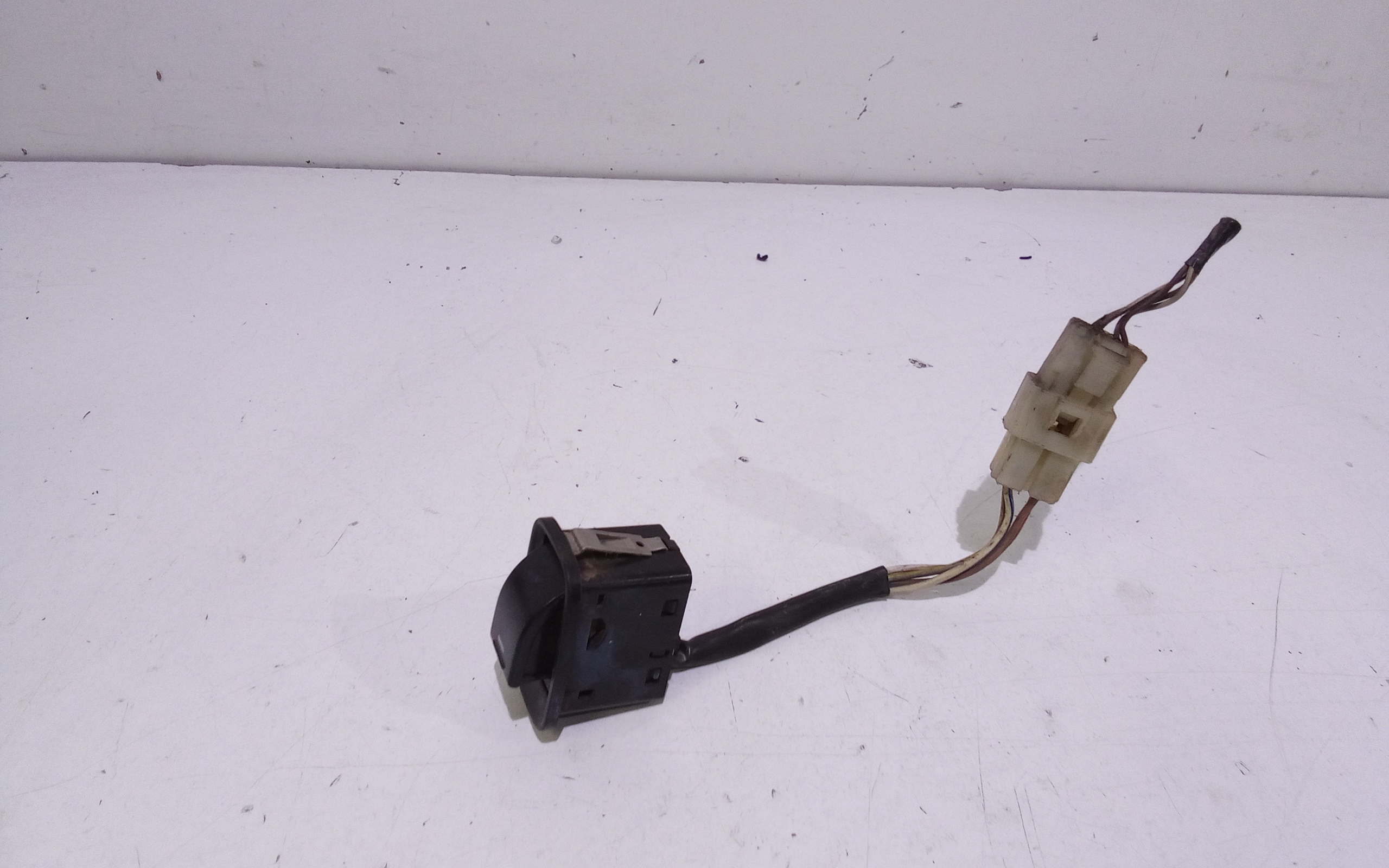 Pulsantiera Posteriore Destra per Tata Indigo 2 Serie (2009 - In produzione)