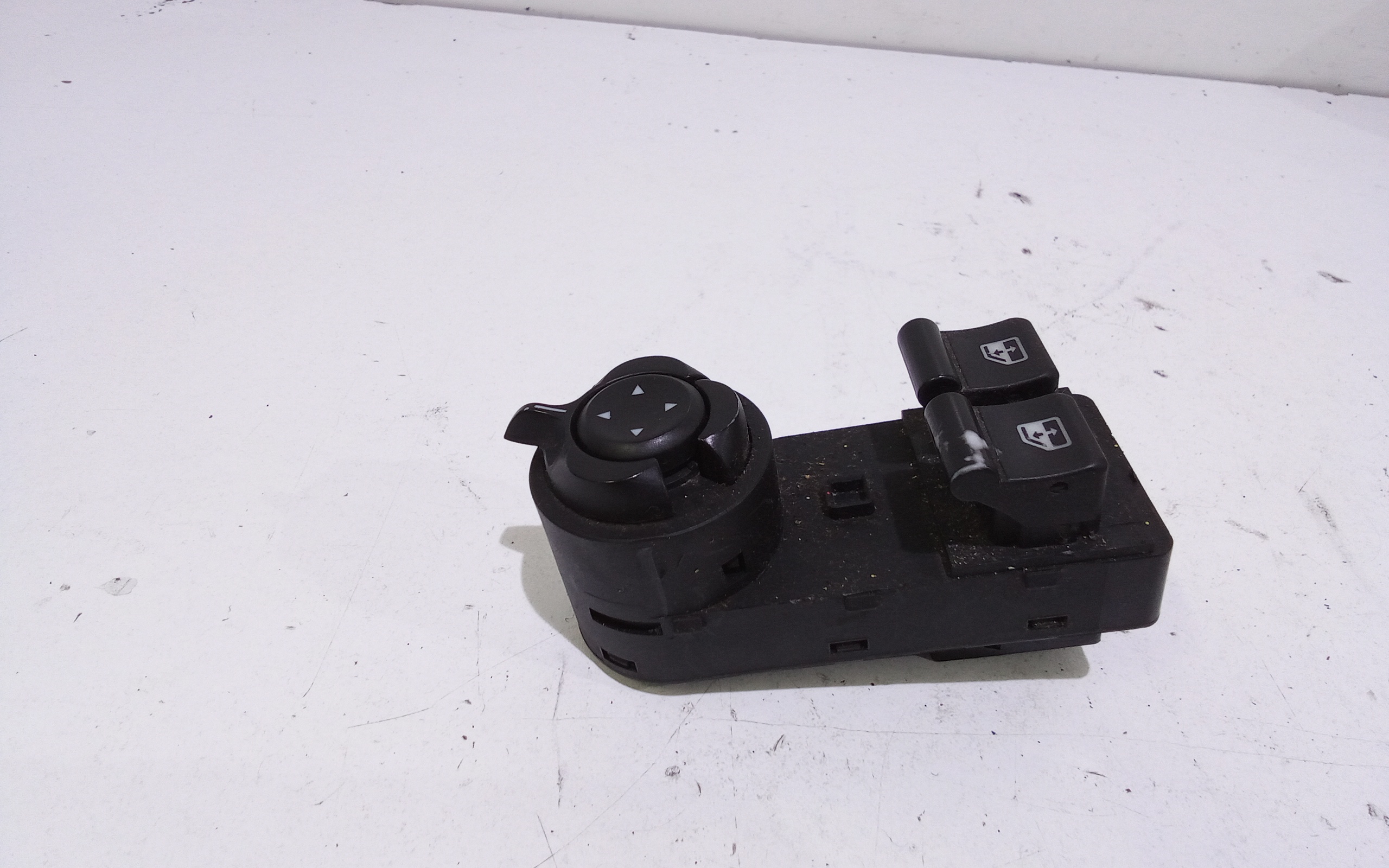 Pulsantiera anteriore sinistra Guida per Alfa Romeo Mito Serie (955_) (08>) (2008 - In produzione)