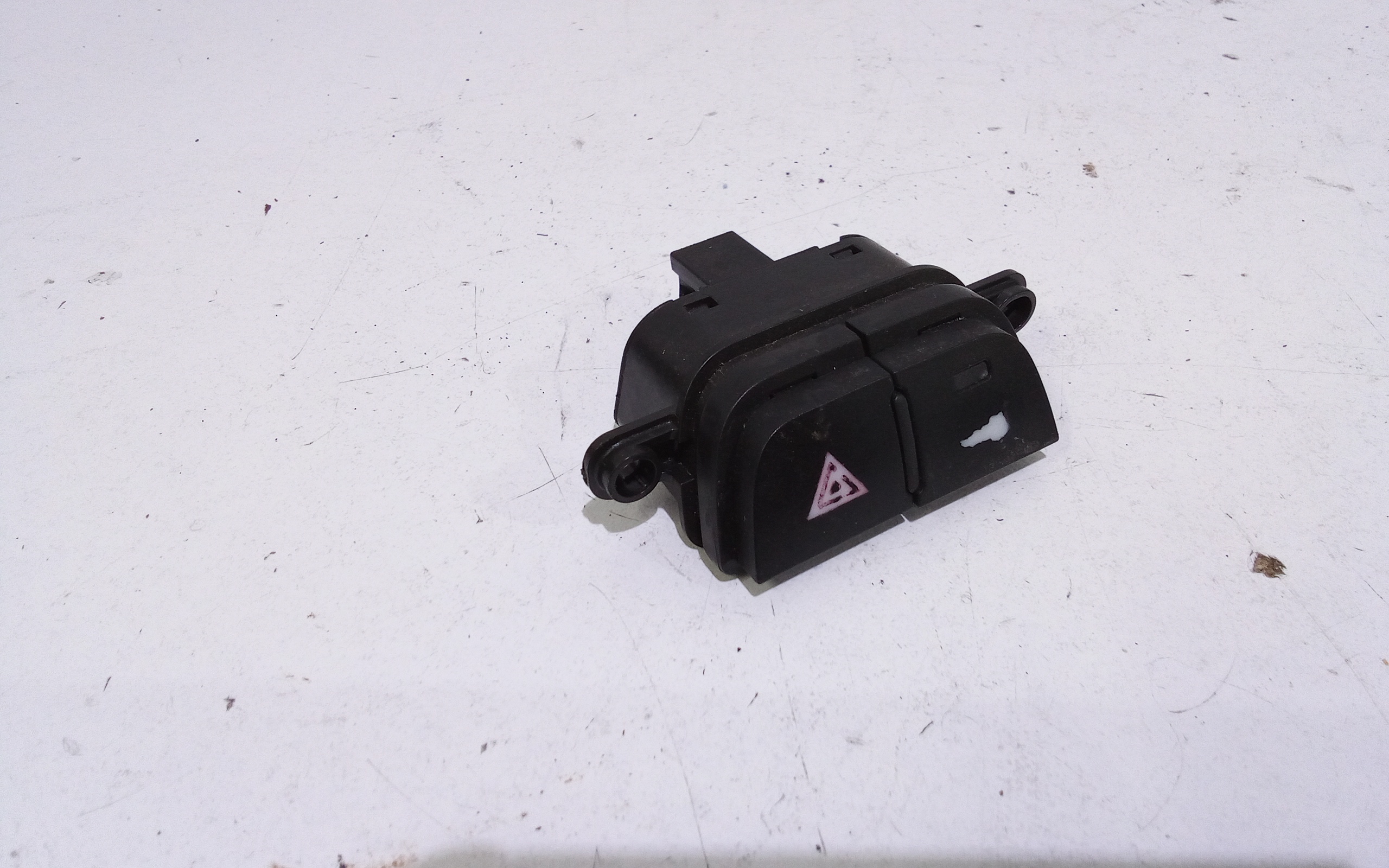 Pulsante luci di emergenza per Alfa Romeo Mito Serie (955_) (08>) (2008 - In produzione)