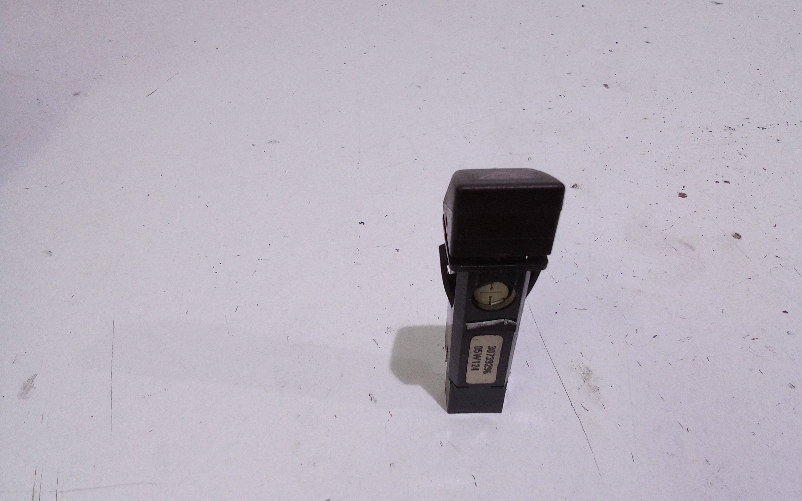 Pulsante luci di emergenza per Volvo V50 1 Serie (2003 - 2007)