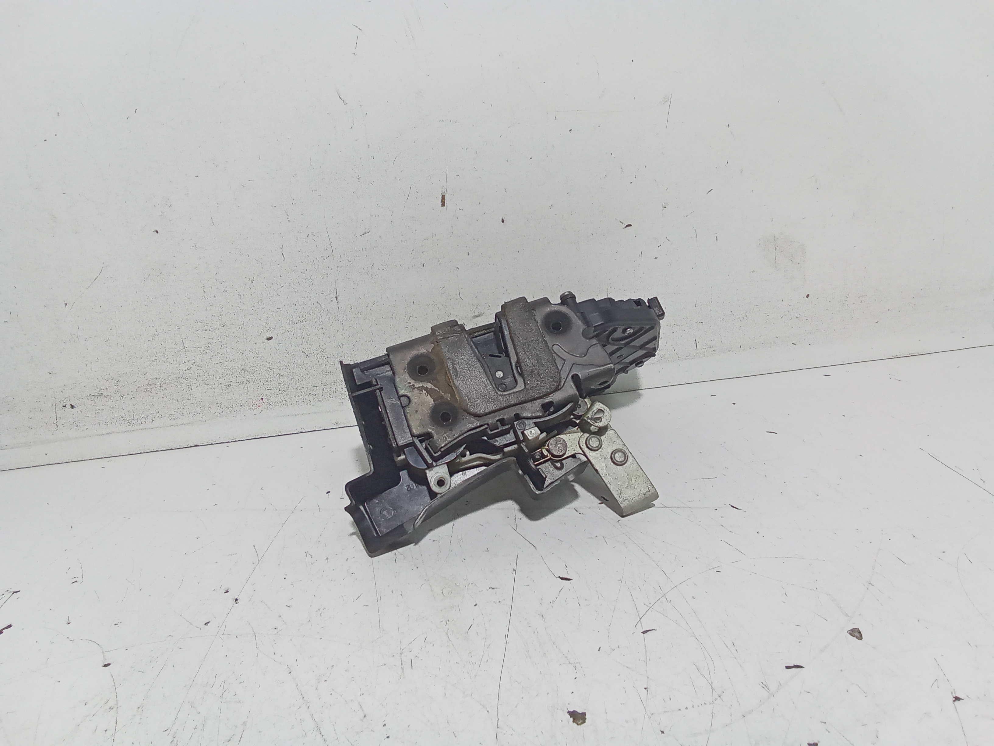 Serratura Anteriore Sinistra per Ford Mondeo Berlina 6 Serie (2007 - 2010)