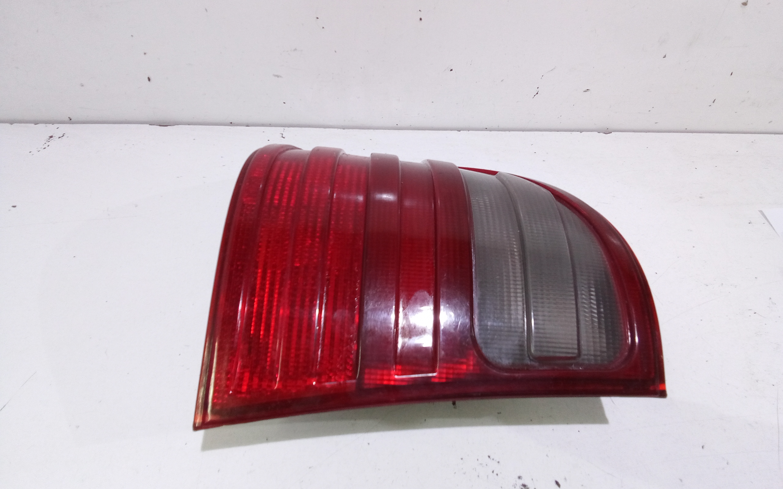 Stop fanale Posteriore sinistro lato Guida per Mercedes Classe E Berlina W210 (1995 - 1999)