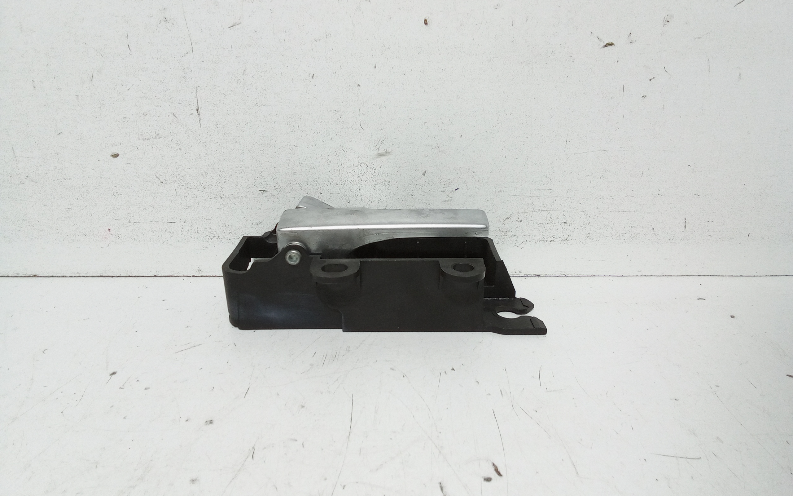 Supporto maniglia anteriore sinistra per Ford Focus Berlina 3 Serie (2004 - 2008)