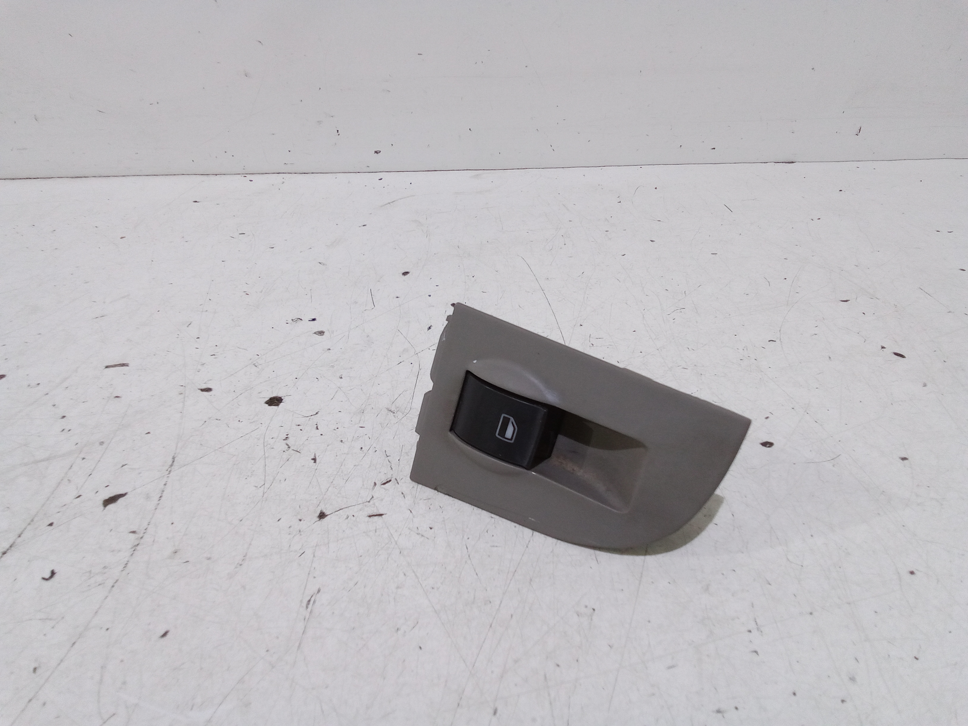 Pulsantiera Posteriore Destra per Audi A6 Avant Serie C5 (4b5) (97>04) (1997 - 2004)