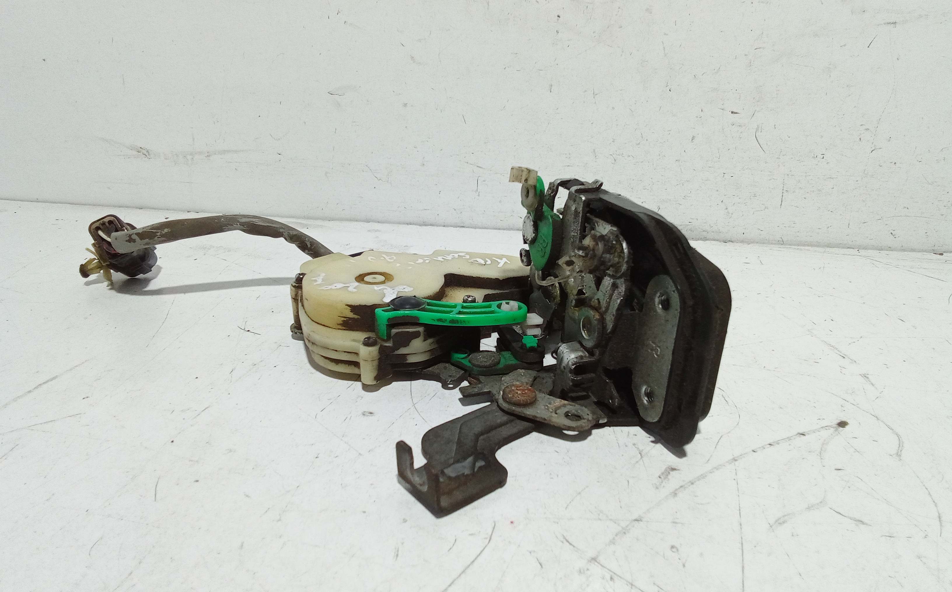 Serratura Anteriore Destra per Kia Sorento 2 Serie (2006 - 2009)