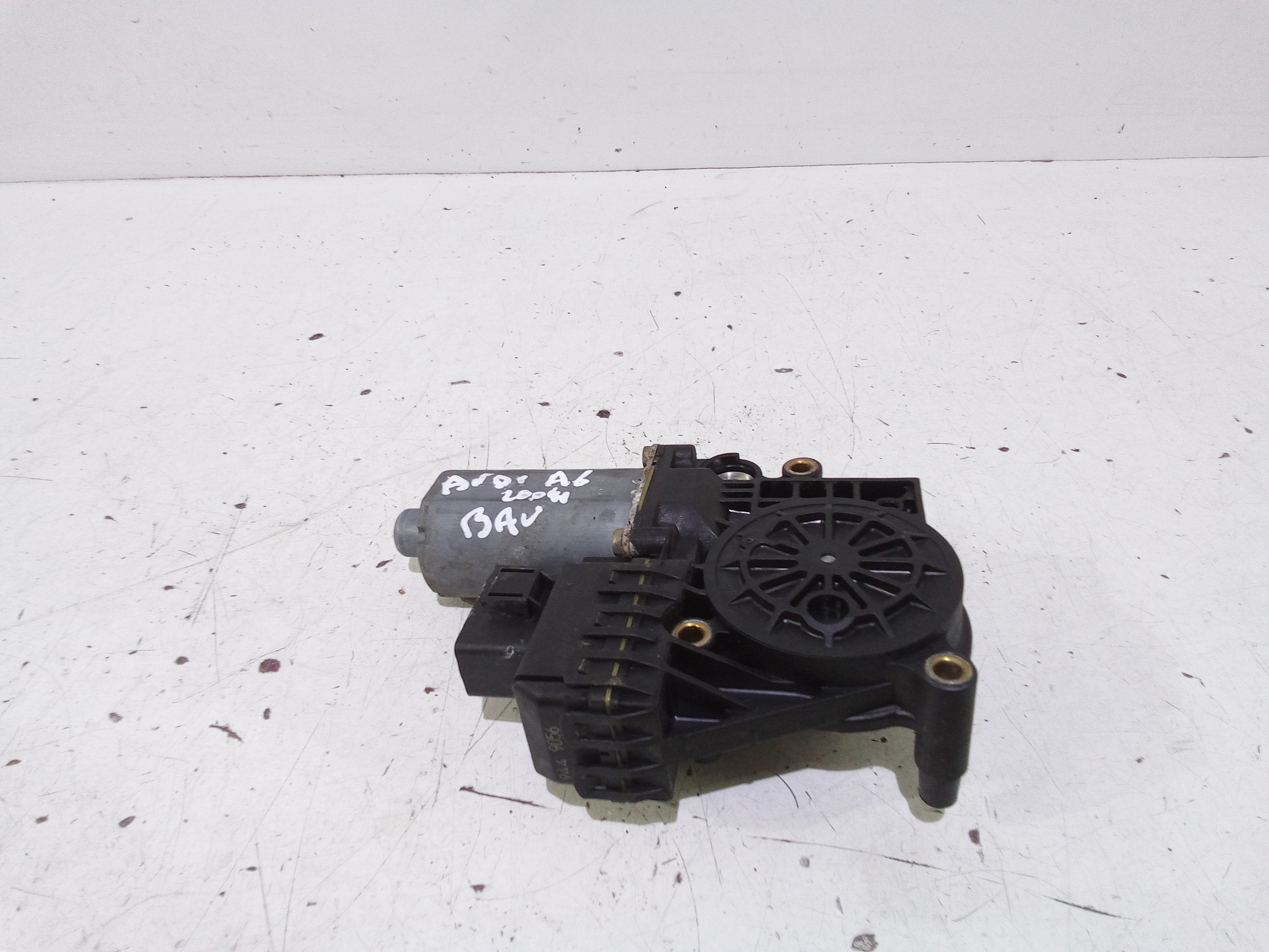 Motorino Alzavetro anteriore Sinistro per Audi A6 Avant Serie C5 (4b5) (97>04) (1997 - 2004)