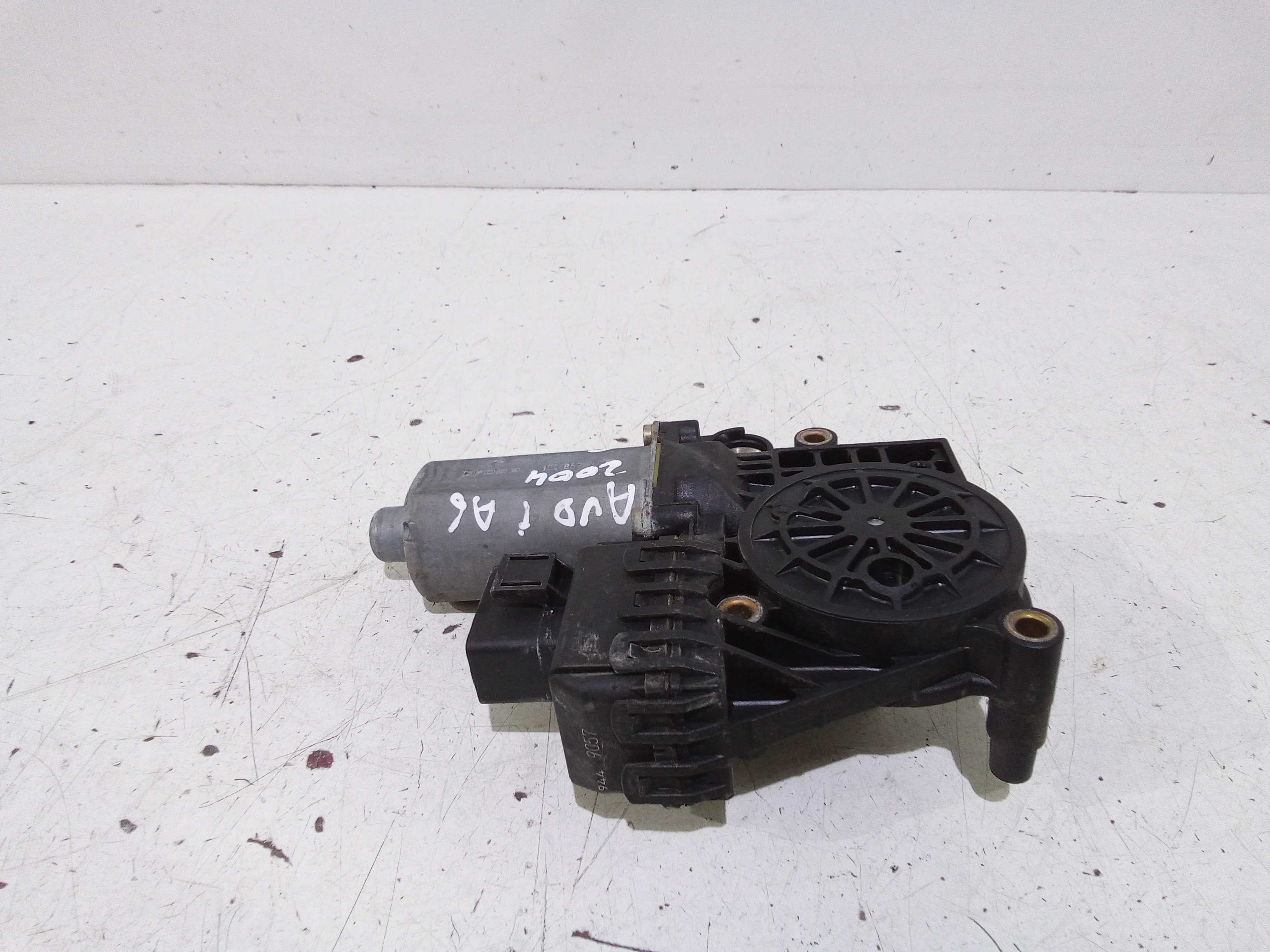 Motorino Alzavetro posteriore destra per Audi A6 Avant Serie C5 (4b5) (97>04) (1997 - 2004)