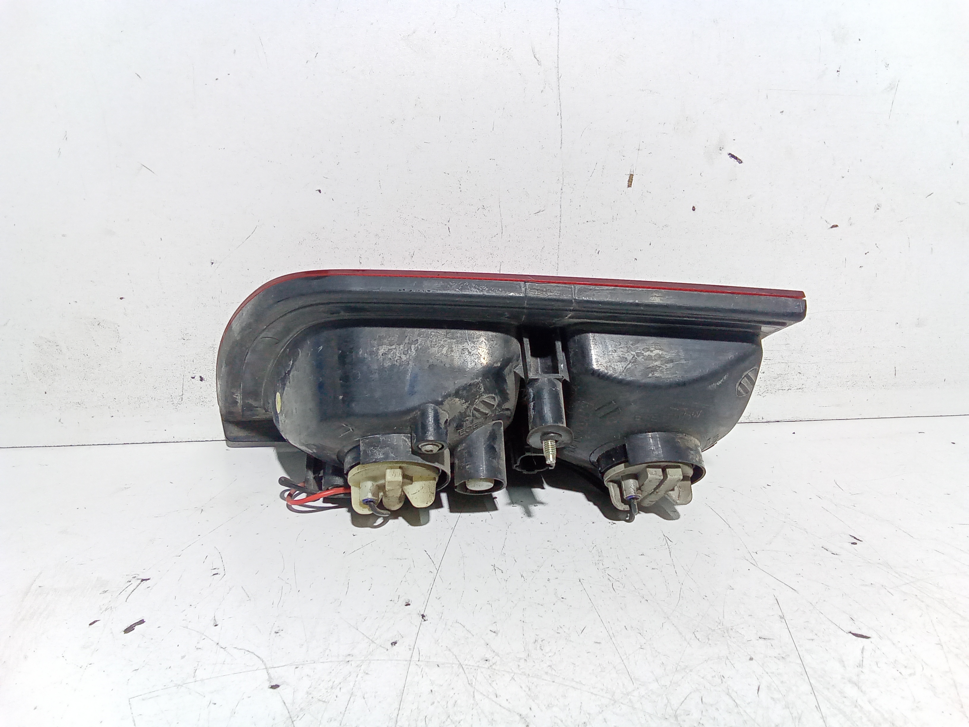 Stop Posteriore Sinistro Integrato nel Portello per Ssangyong Kyron 1 Serie (2005 - 2007)