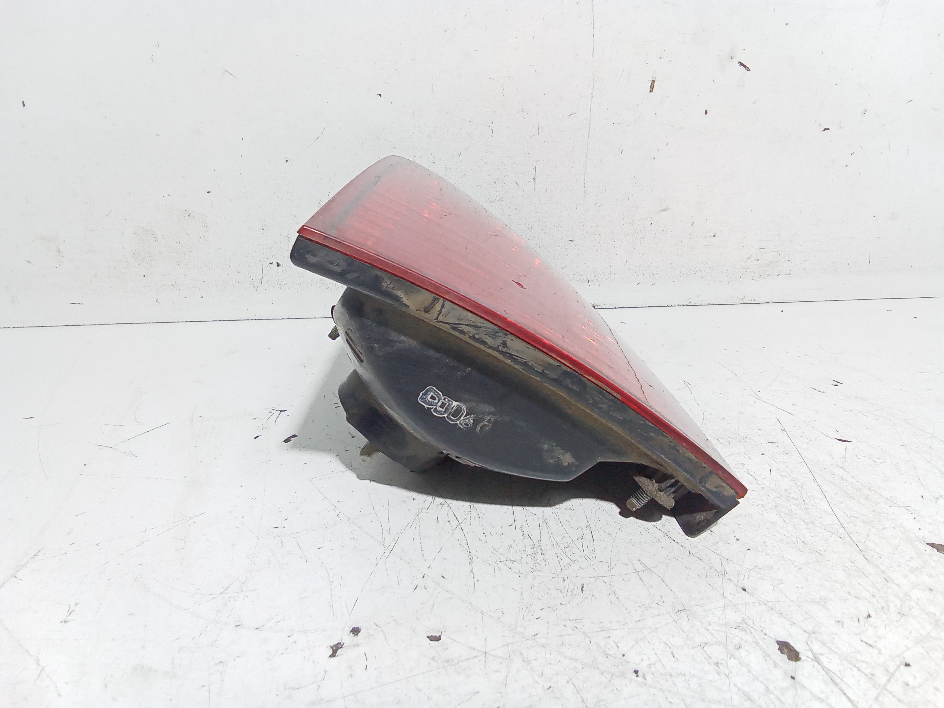 Stop Posteriore Sinistro Integrato nel Portello per Ssangyong Kyron 1 Serie (2005 - 2007)