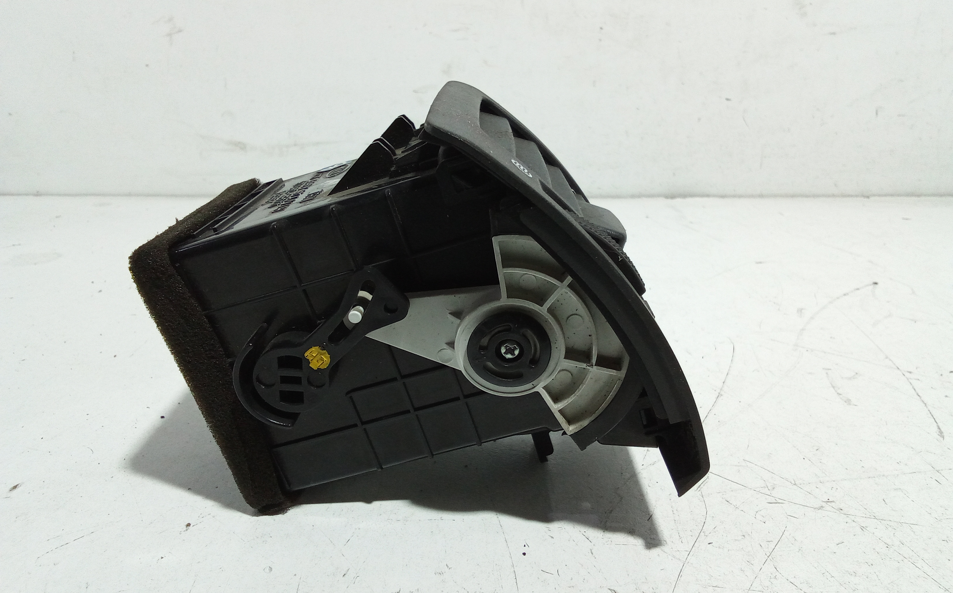 Bocchetta aria cruscotto lato guida per Kia Sorento 2 Serie (2006 - 2009)