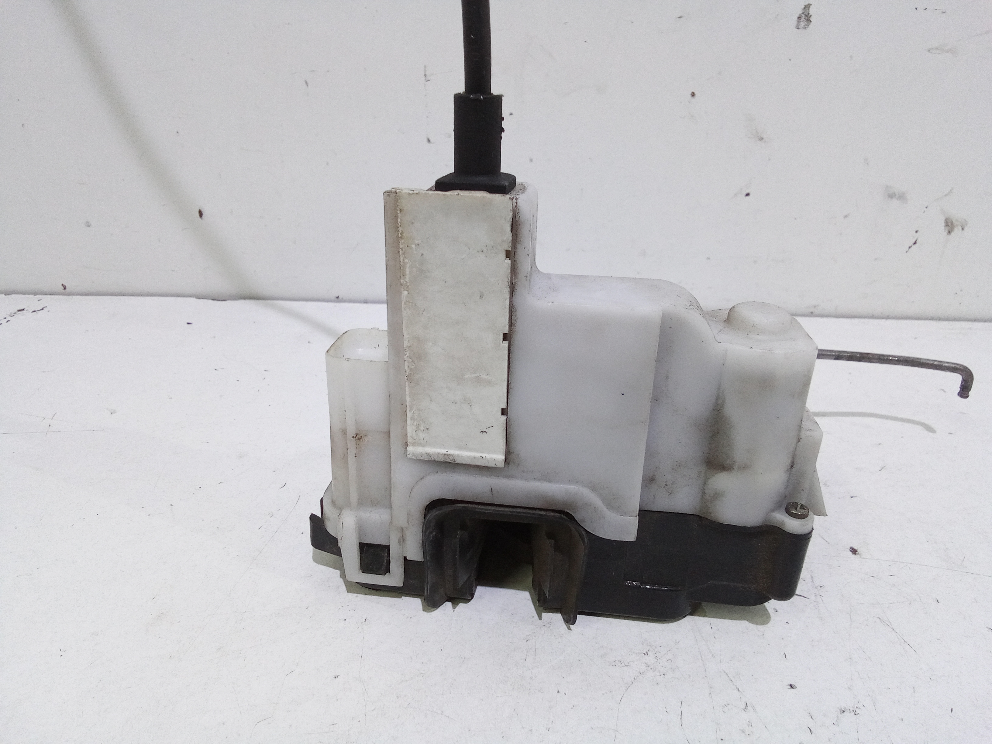 Serratura Anteriore Sinistra per Abarth 500 Fiat (2007 - In produzione)