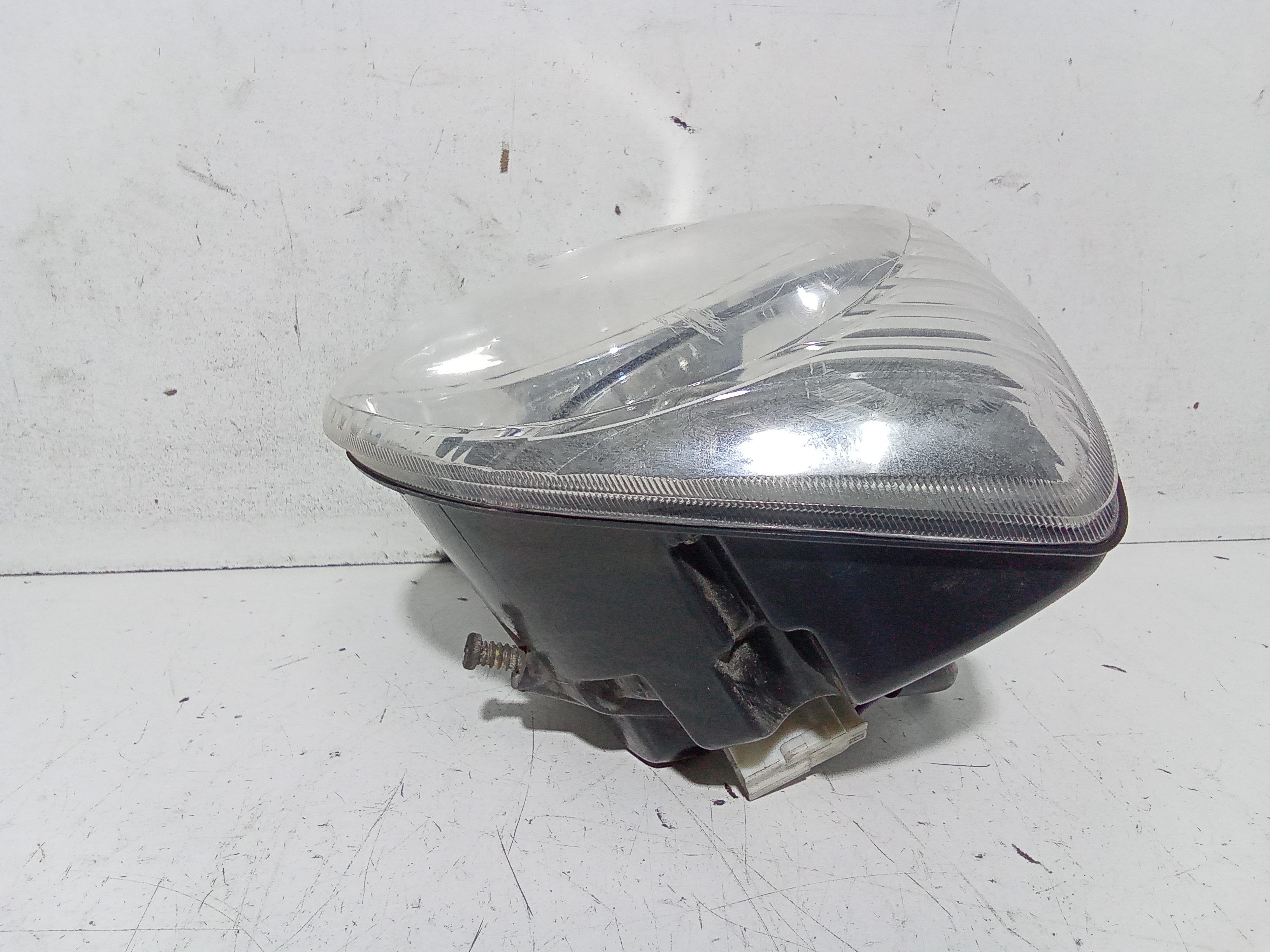 Faro anteriore centrale per Piaggio Liberty 125cc (03>13) (2003 - 2013)
