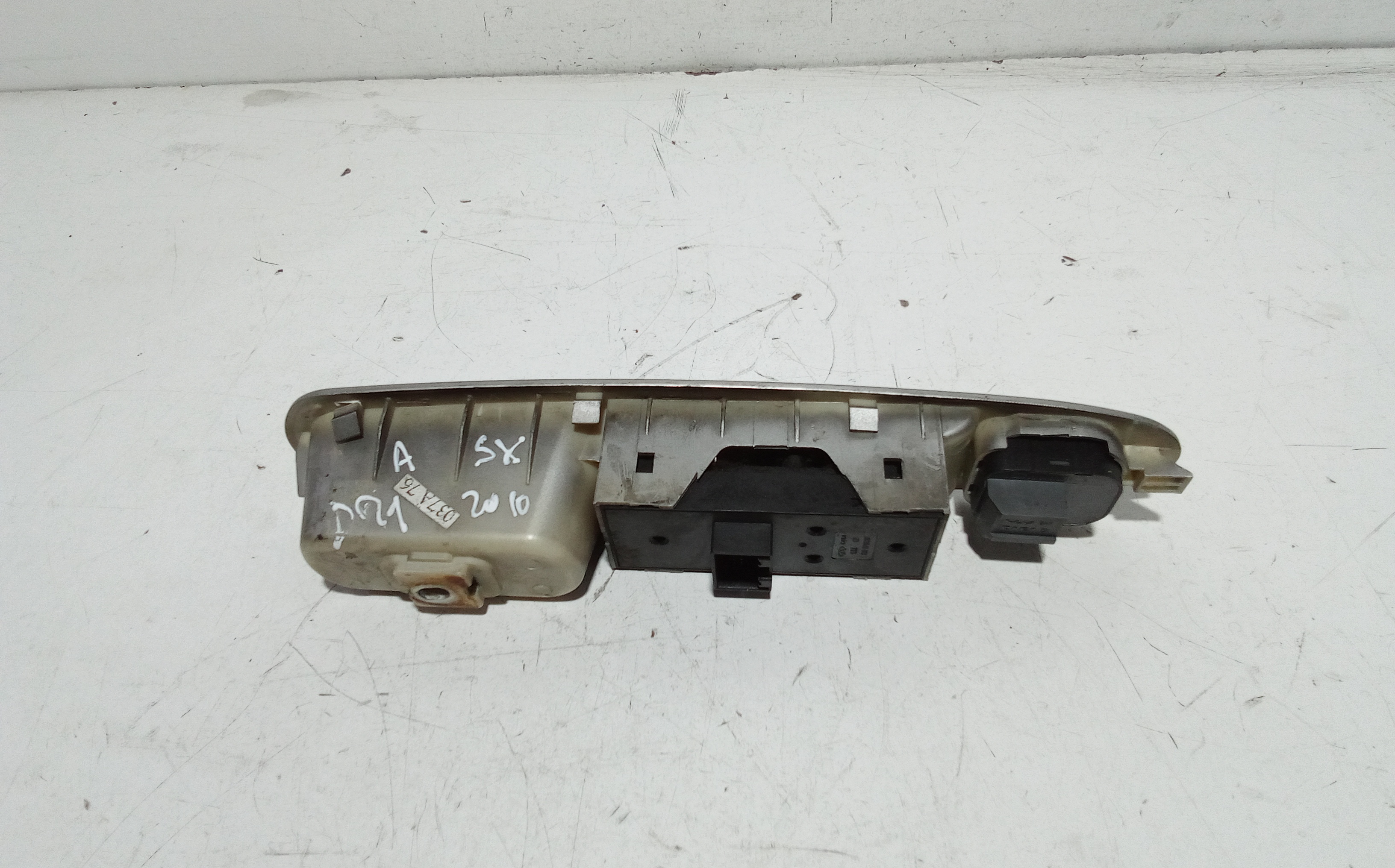 Pulsantiera anteriore sinistra Guida per Dr 1 1 Serie (2009 - 2014)