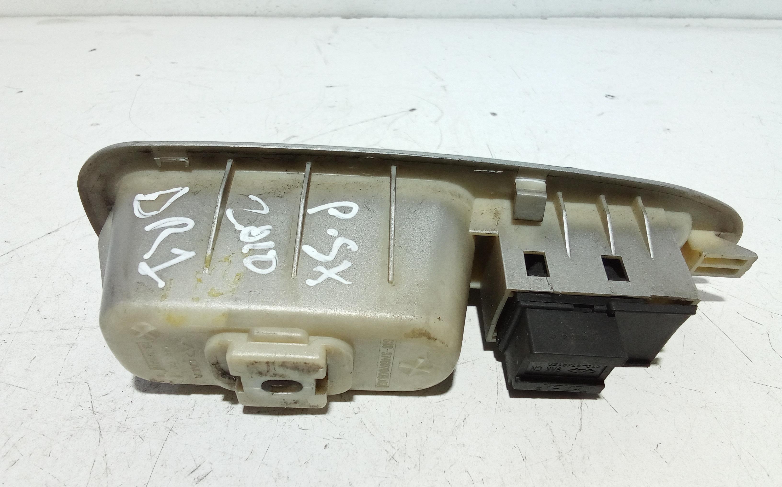 Pulsantiera Posteriore Sinistra per Dr 1 1 Serie (2009 - 2014)