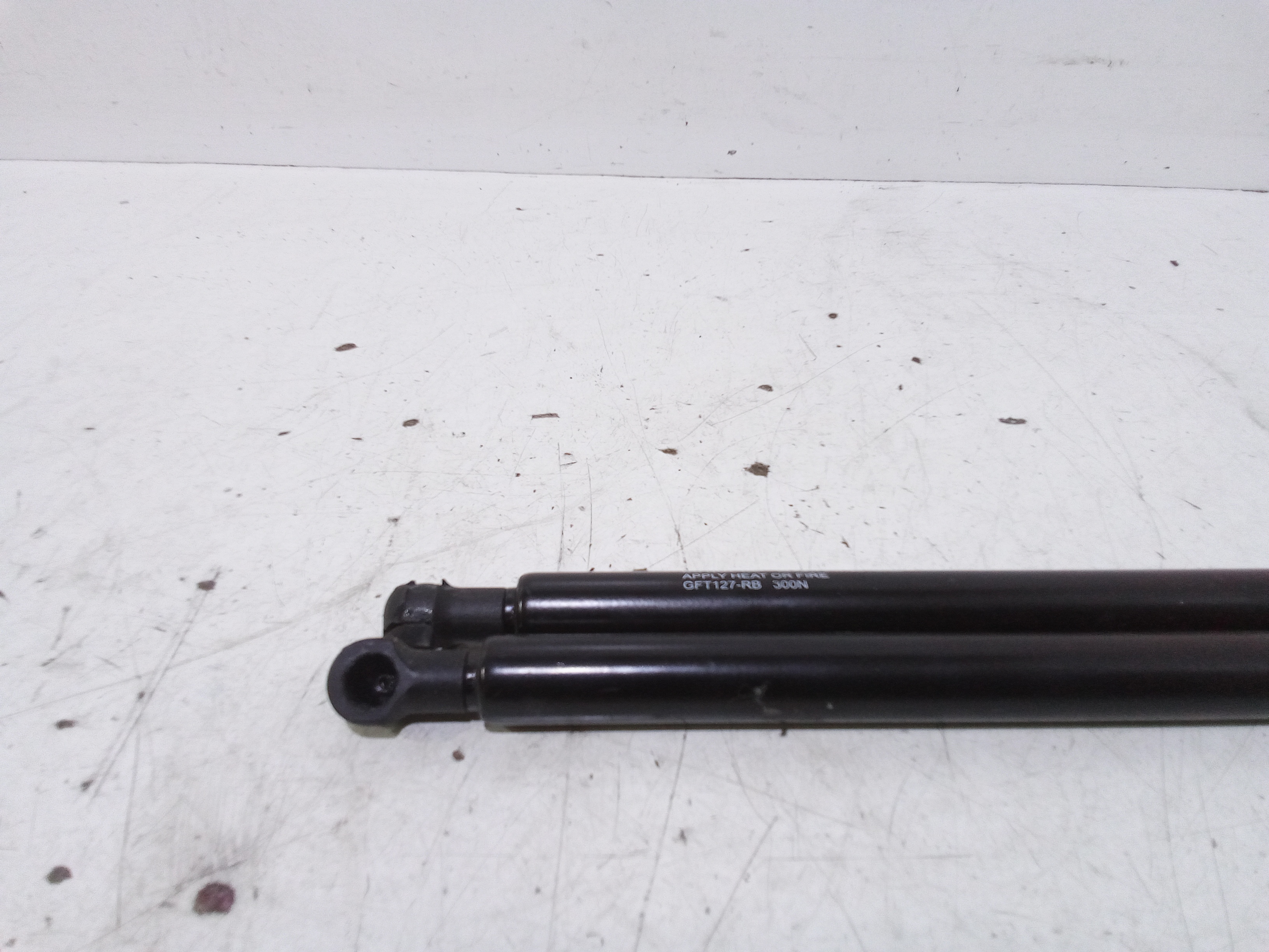 Pistoncini cofano Post. per Fiat Punto Berlina 3p (1993 - 1999)