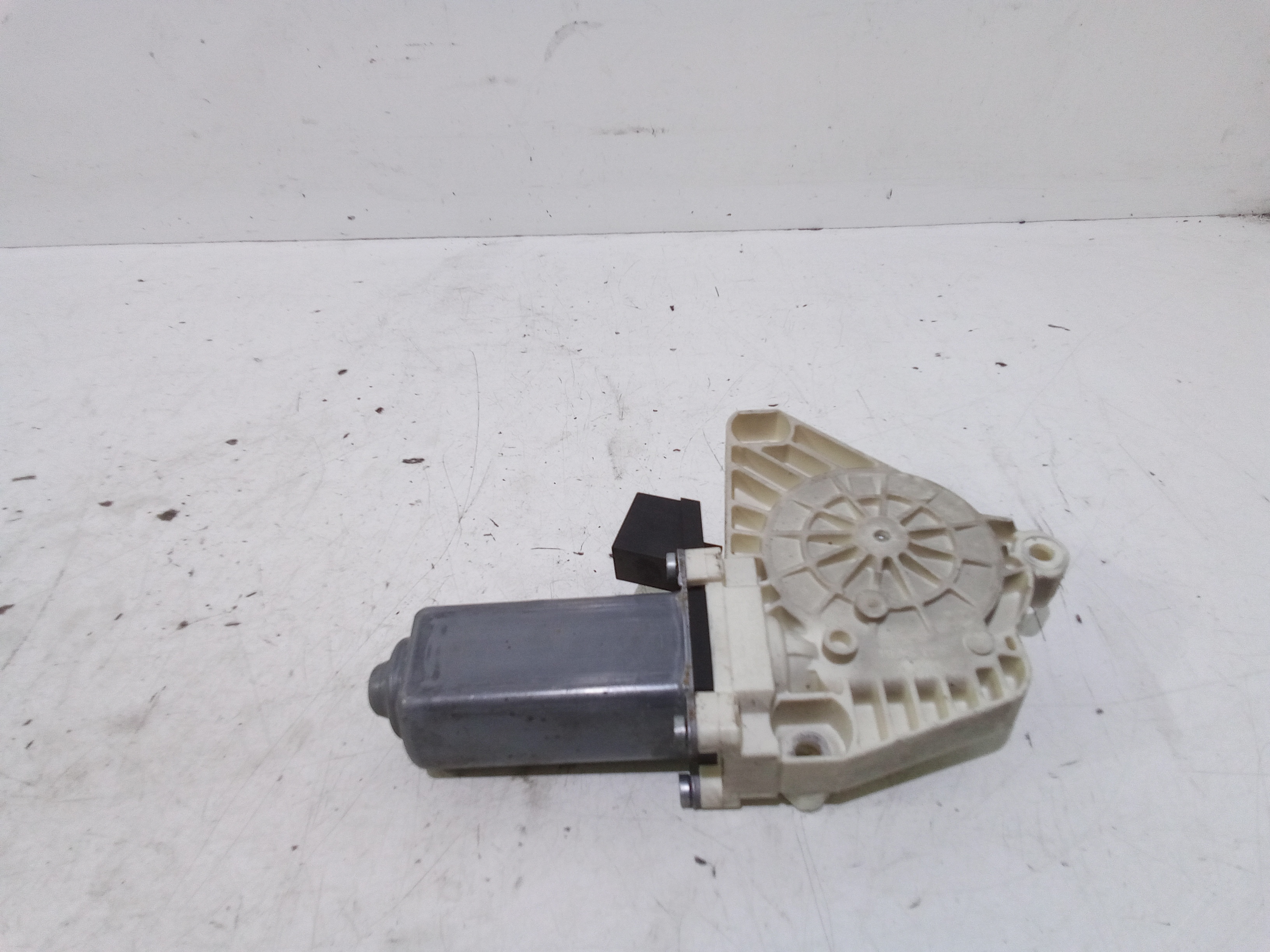 Motorino Alzavetro anteriore destra per Mercedes Classe B W245 1 Serie (2005 - 2011)